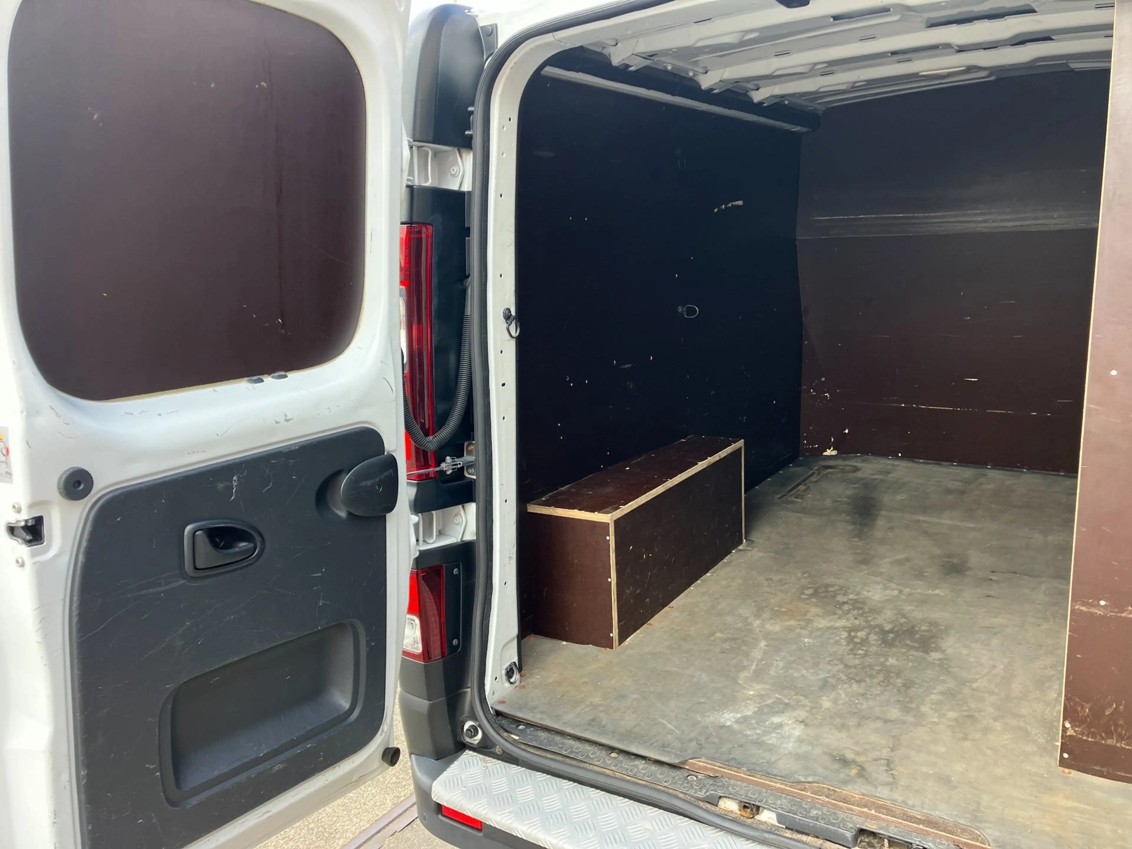 Renault Trafic 1.6 dCi T27 L1H1 Comfort Energy — photo 8