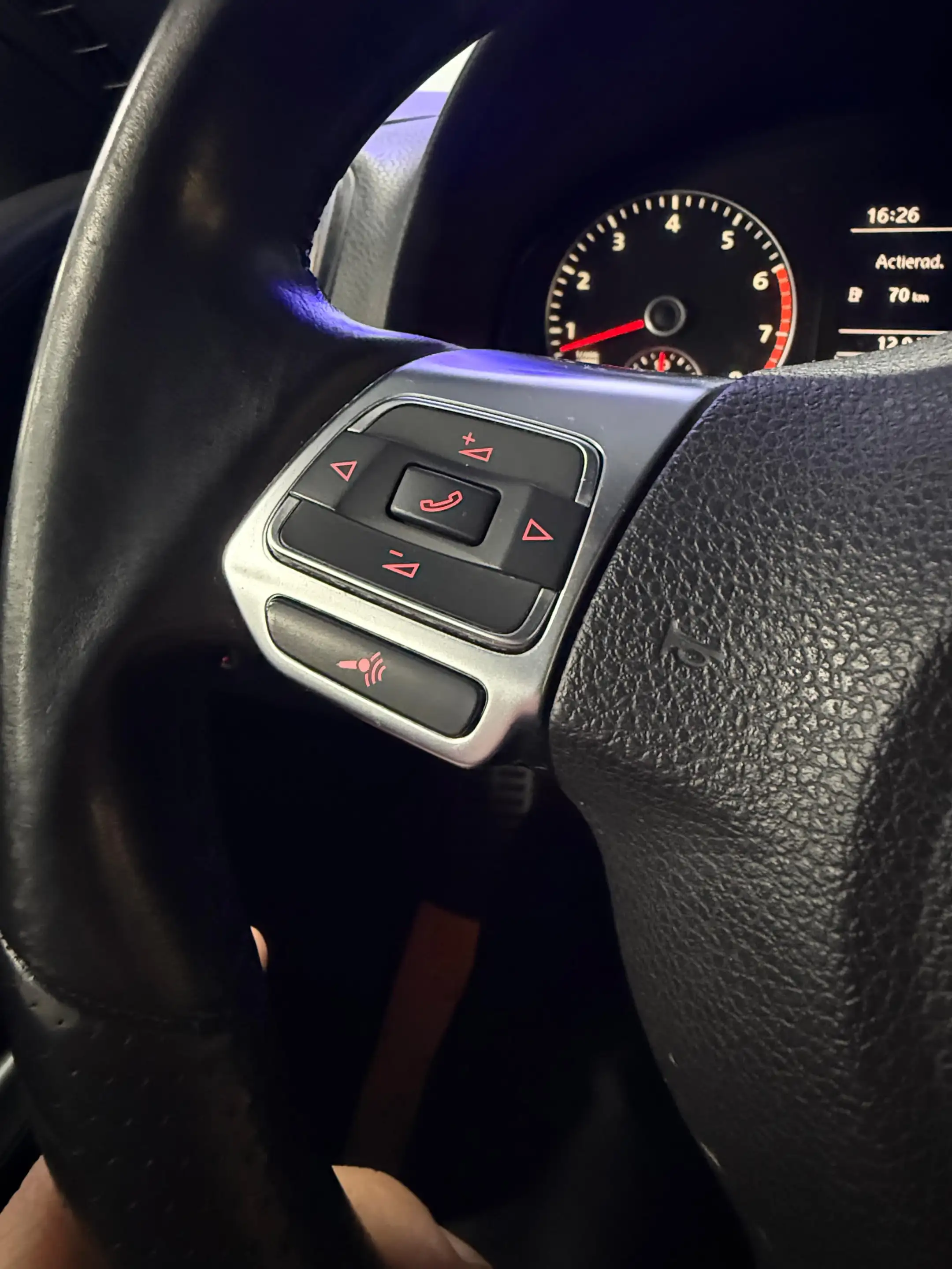 Volkswagen Scirocco Scirocco 1.4 TSI — photo 11