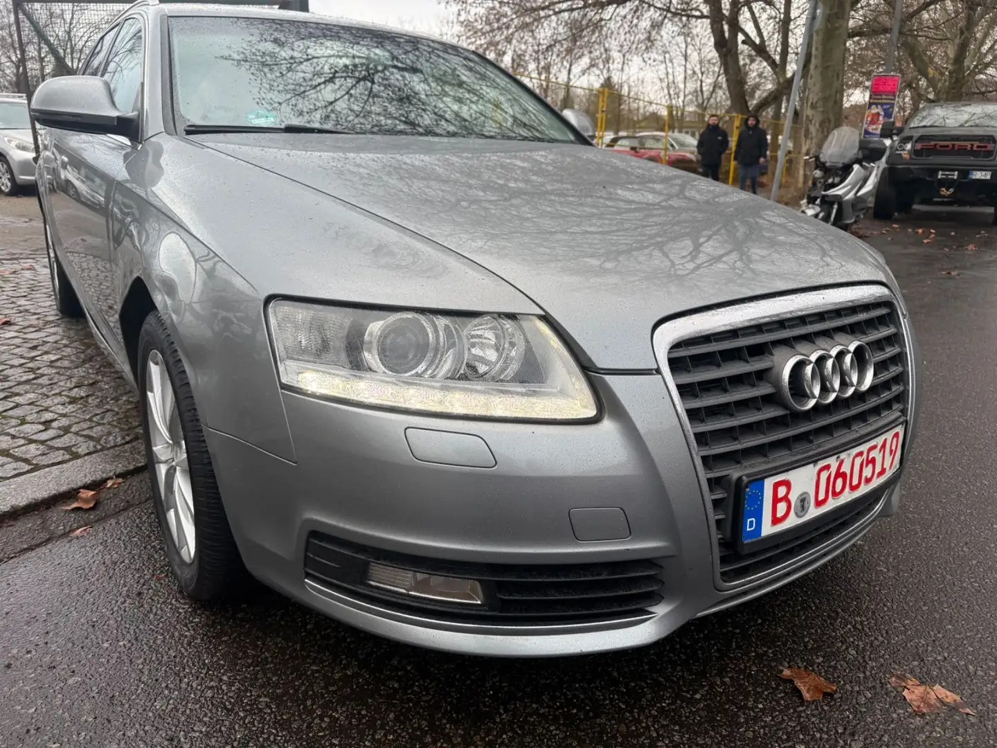 Audi A6 Avant 2.0 TDI Silber - 1