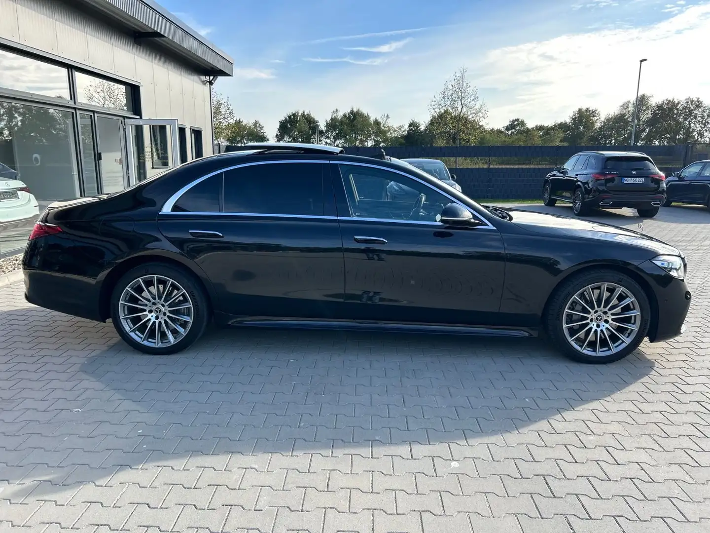 Mercedes-Benz S 580 S580e AMG Lang -HUD-Pano-4xBelüSitz-FondTV-360K Schwarz - 2