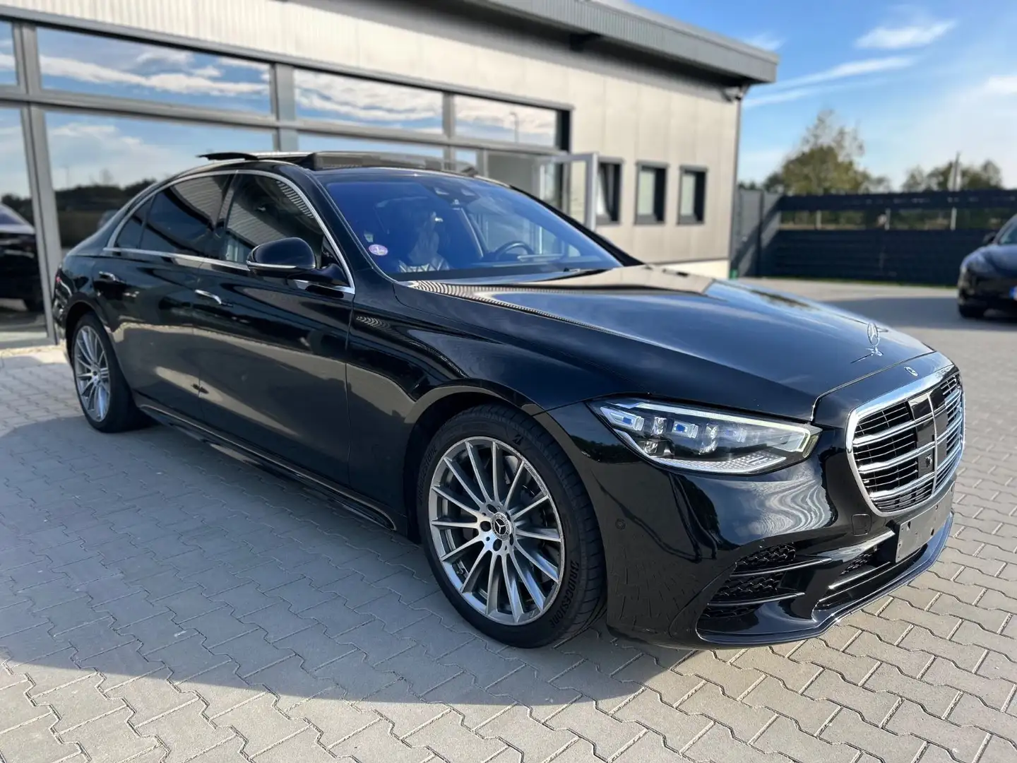 Mercedes-Benz S 580 S580e AMG Lang -HUD-Pano-4xBelüSitz-FondTV-360K Schwarz - 1
