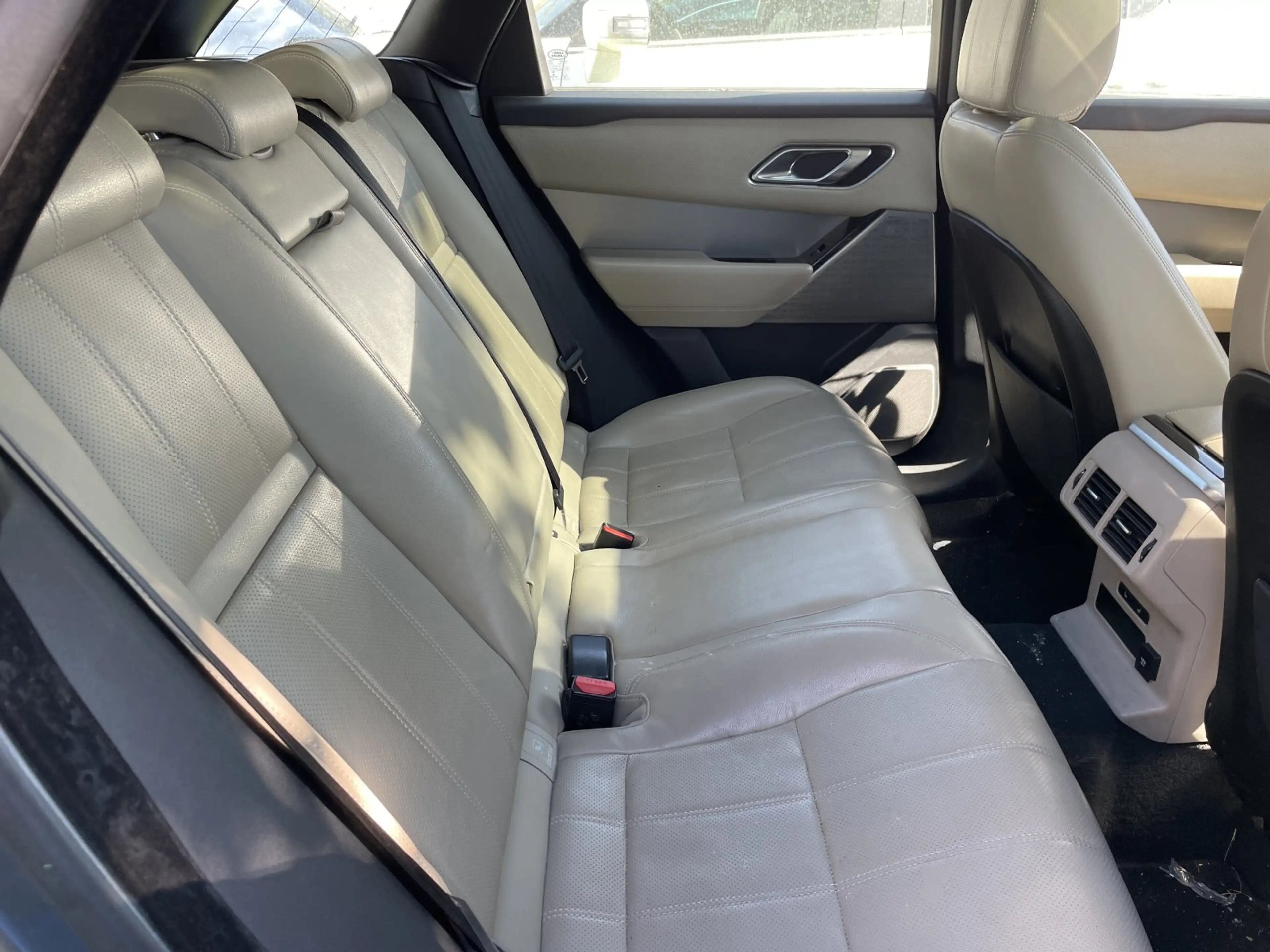 Land Rover Range Rover Velar D300 AWD  R-Dynamic SE Pano AHK — photo 13