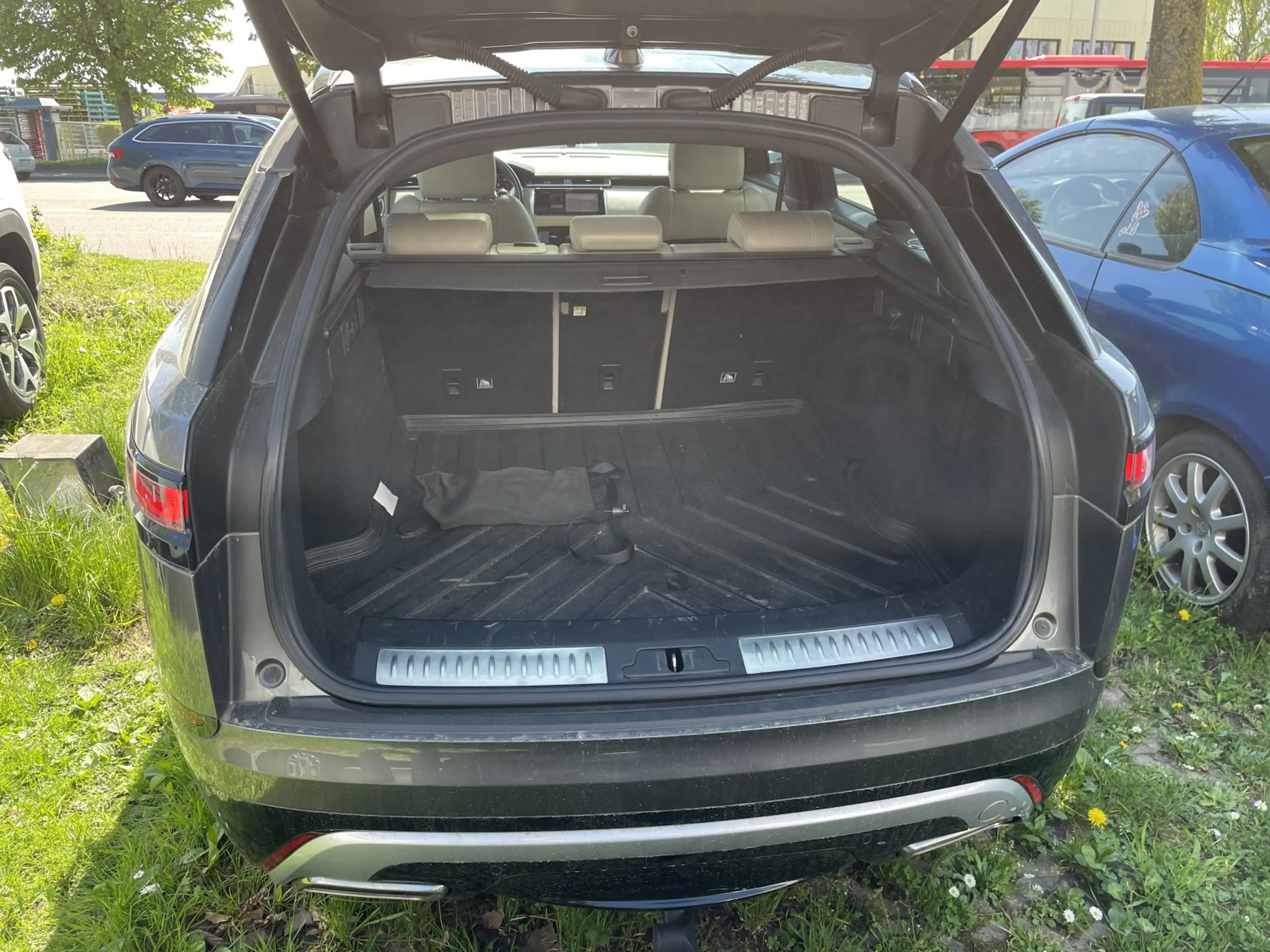 Land Rover Range Rover Velar D300 AWD  R-Dynamic SE Pano AHK — photo 10