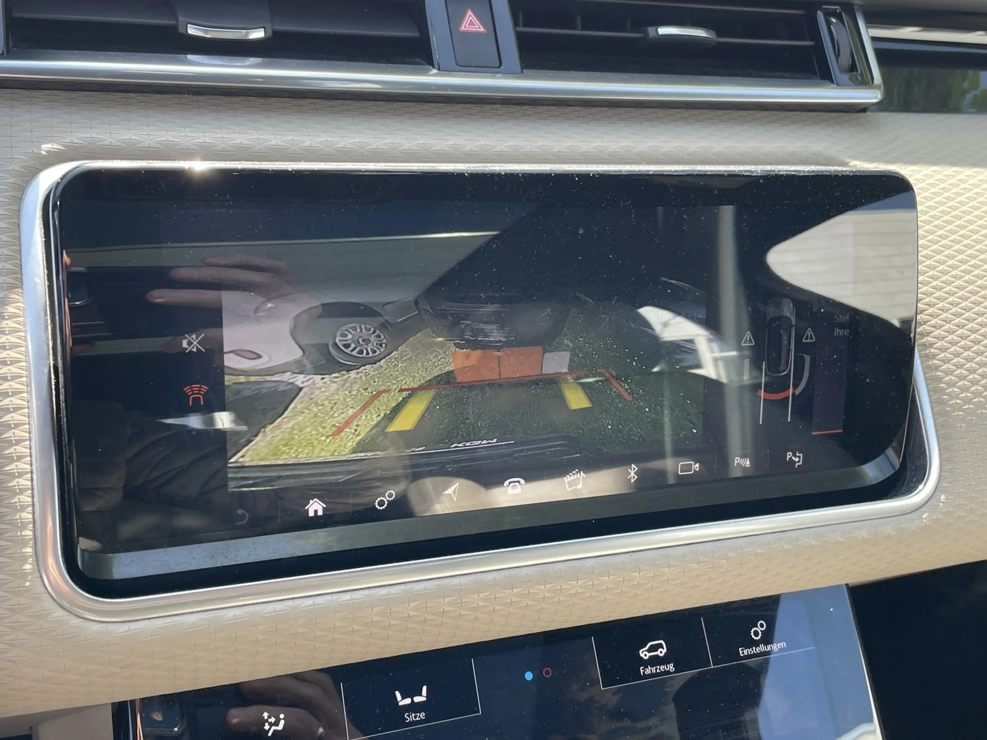 Land Rover Range Rover Velar D300 AWD  R-Dynamic SE Pano AHK — photo 5