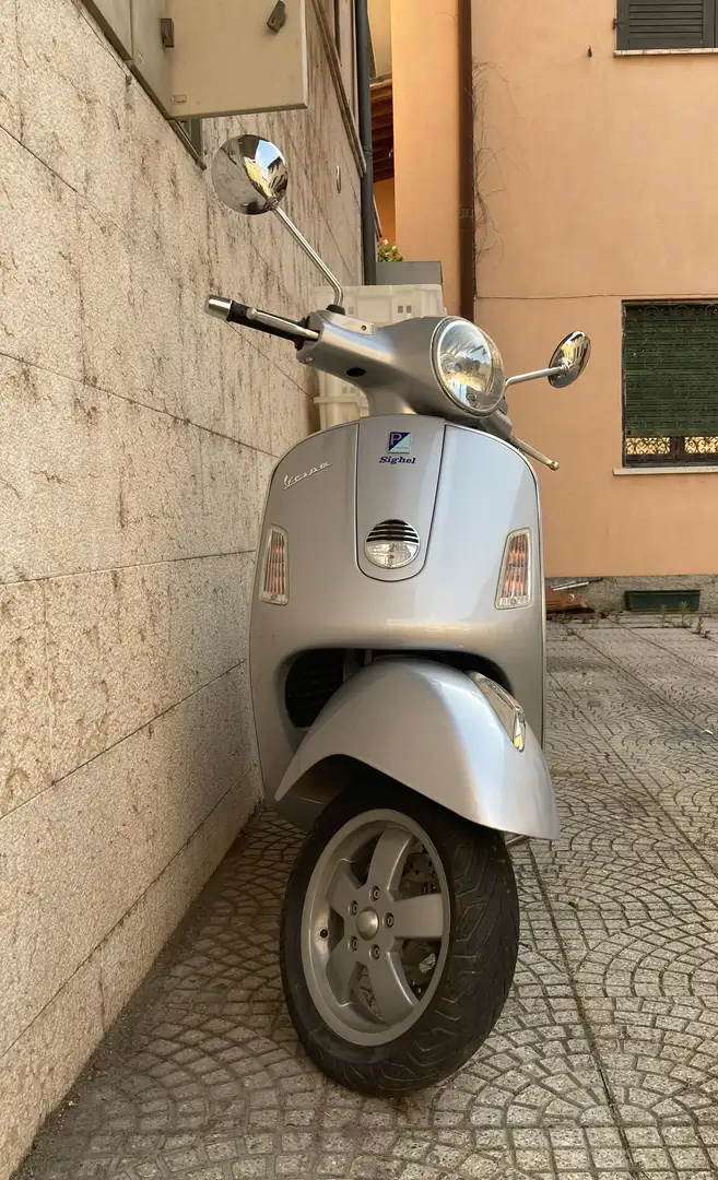 Piaggio GTS 250 - 2