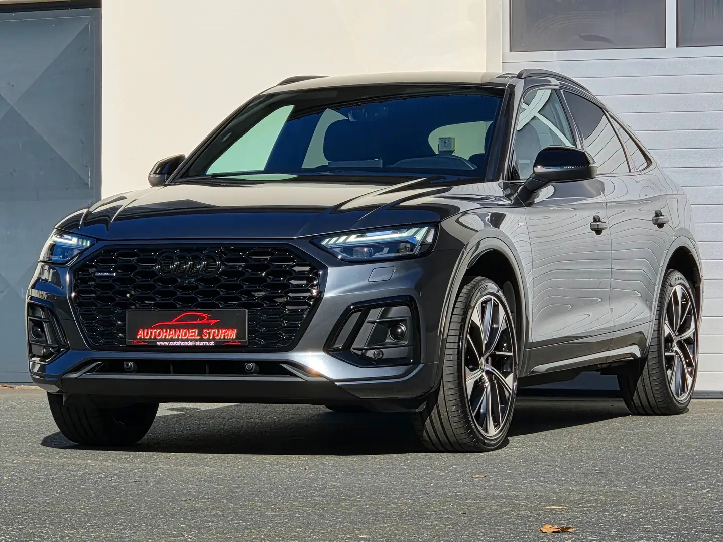 Audi Q5 Sportback 40TDI quattro Sline S-tronic *Blackpaket Plus*Matrix*OLED*AHK*Keyless* Grau - 2