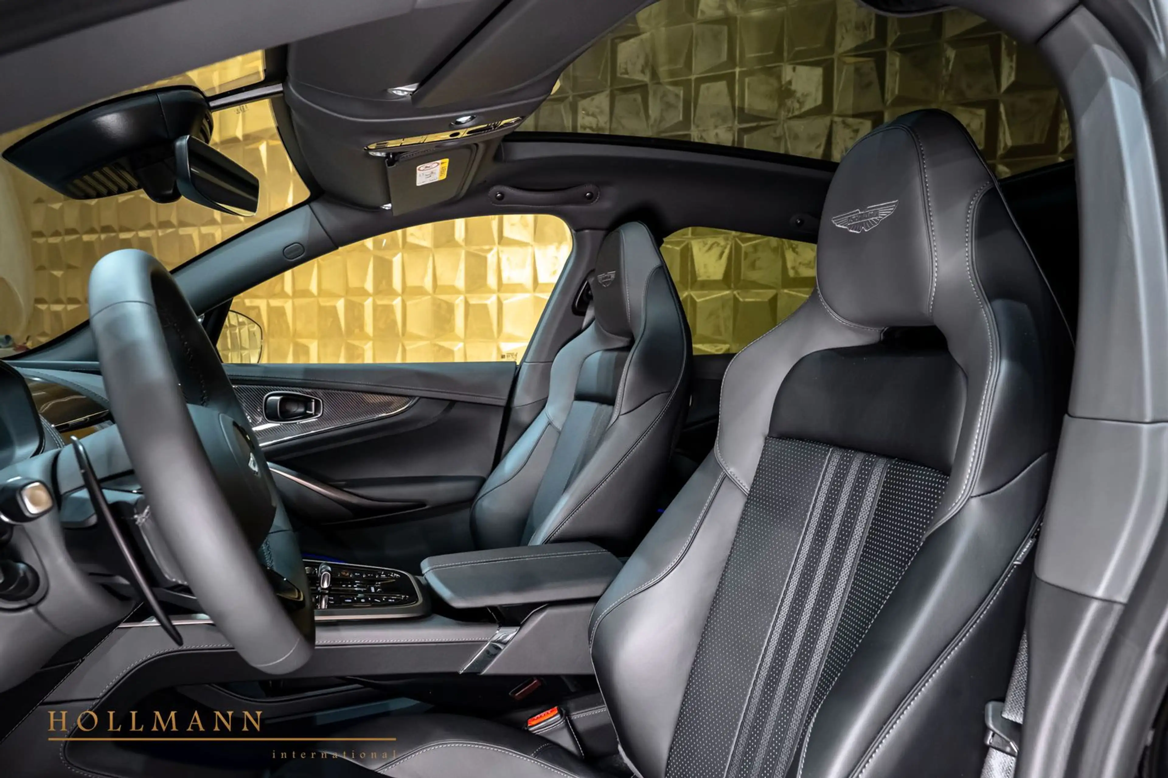 Aston Martin DBX 707 — photo 13