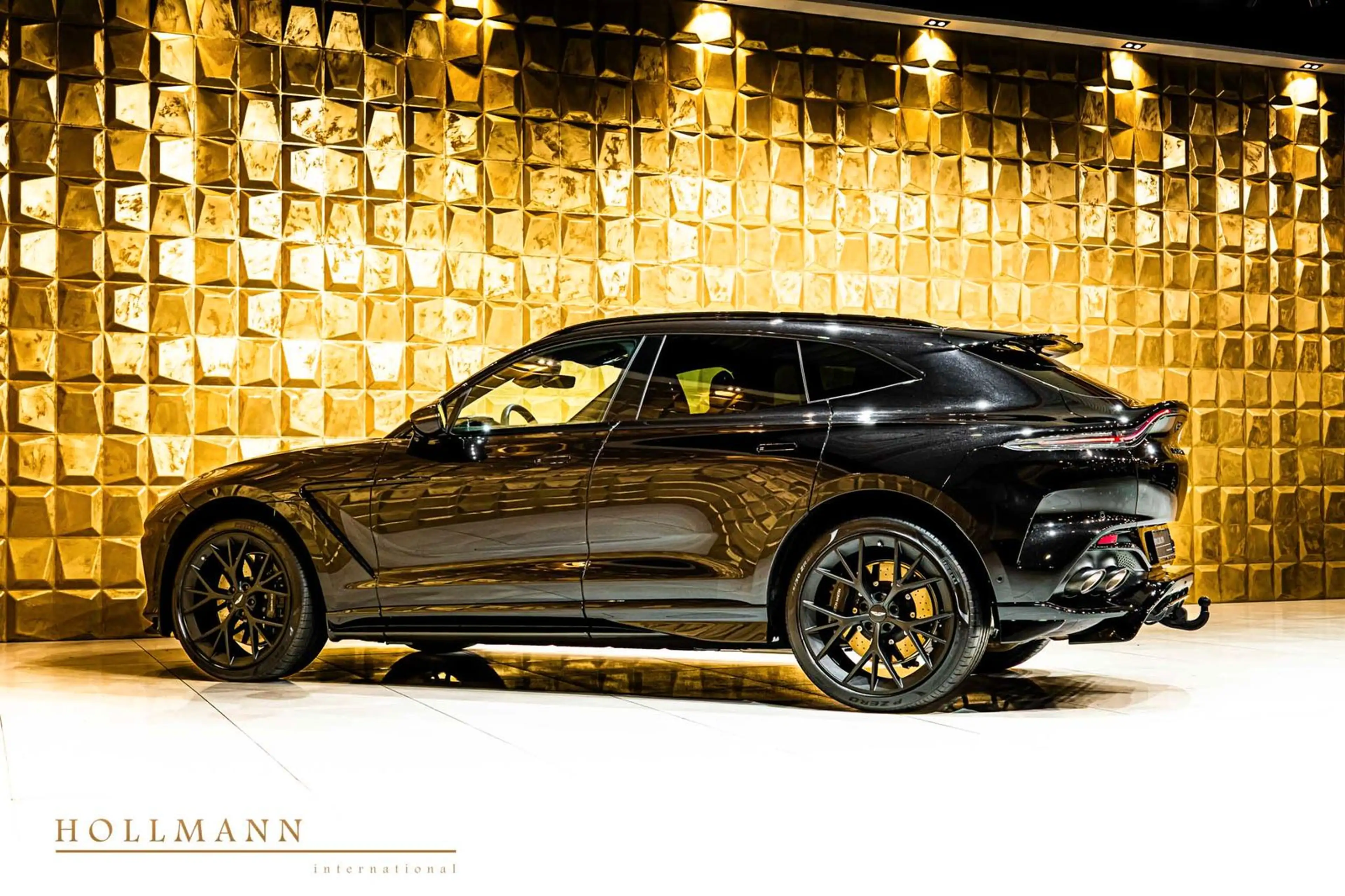 Aston Martin DBX 707 — photo 6