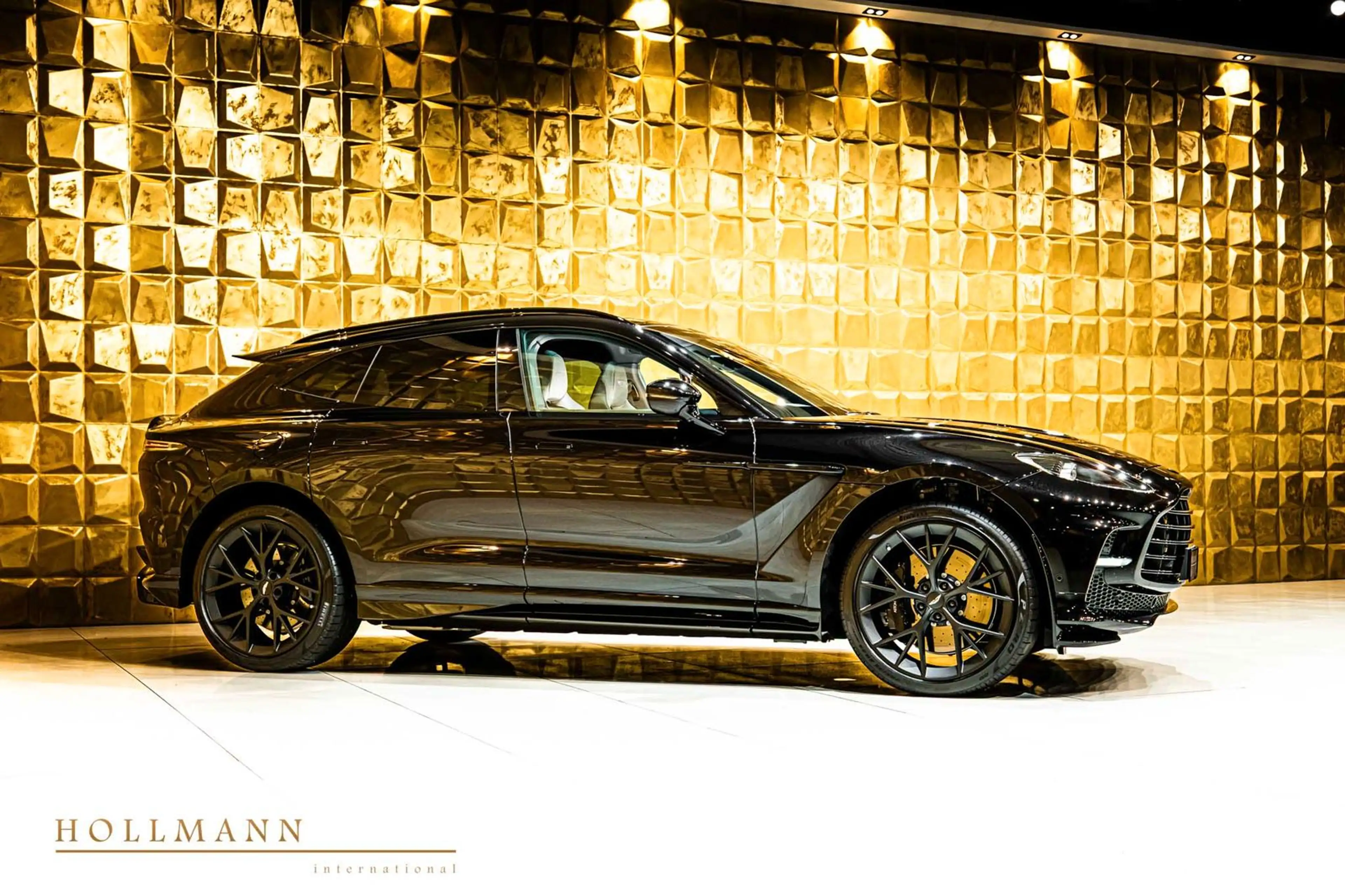 Aston Martin DBX 707 — photo 3