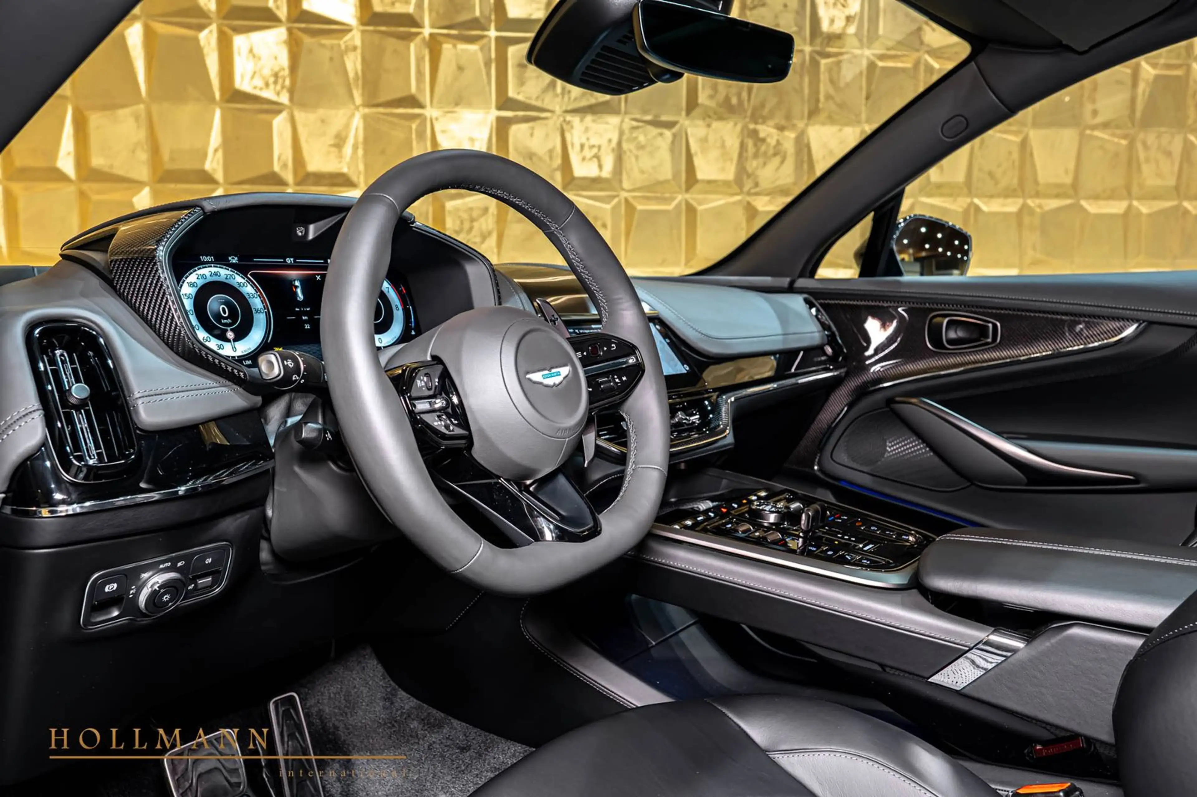Aston Martin DBX 707 — photo 14