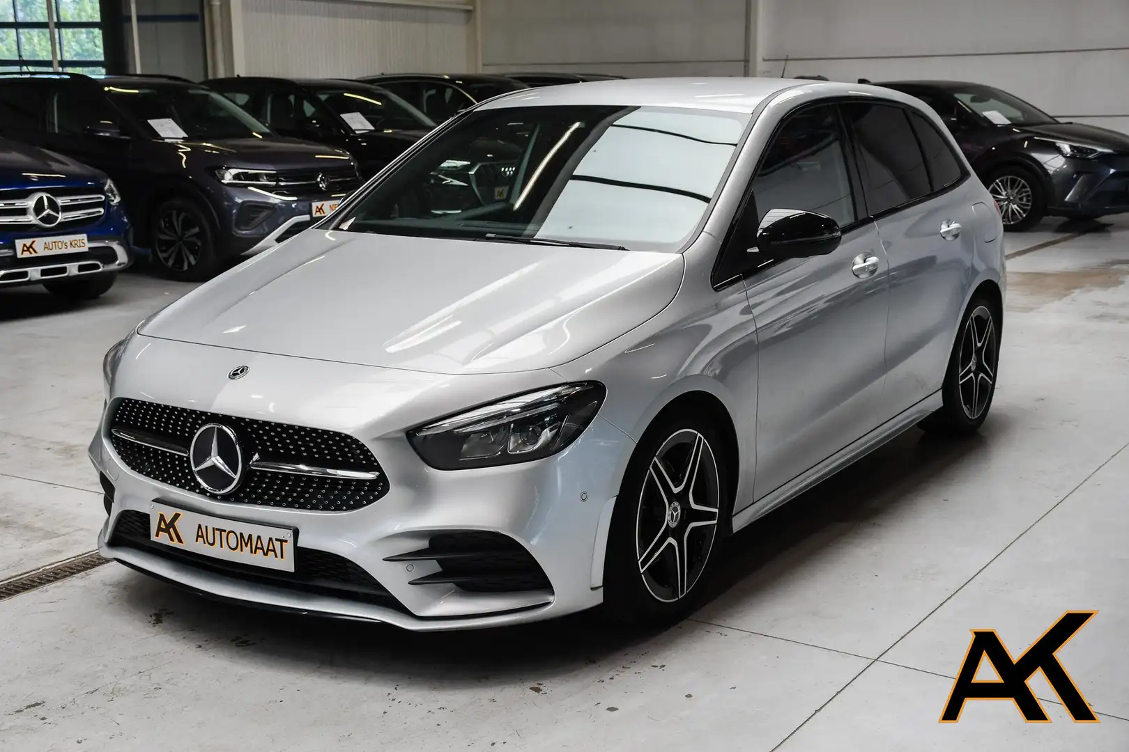 Mercedes-Benz B 180 B 180 AMG Line Automaat -ALCANTARA / NAVI / CAMERA Argent - 1