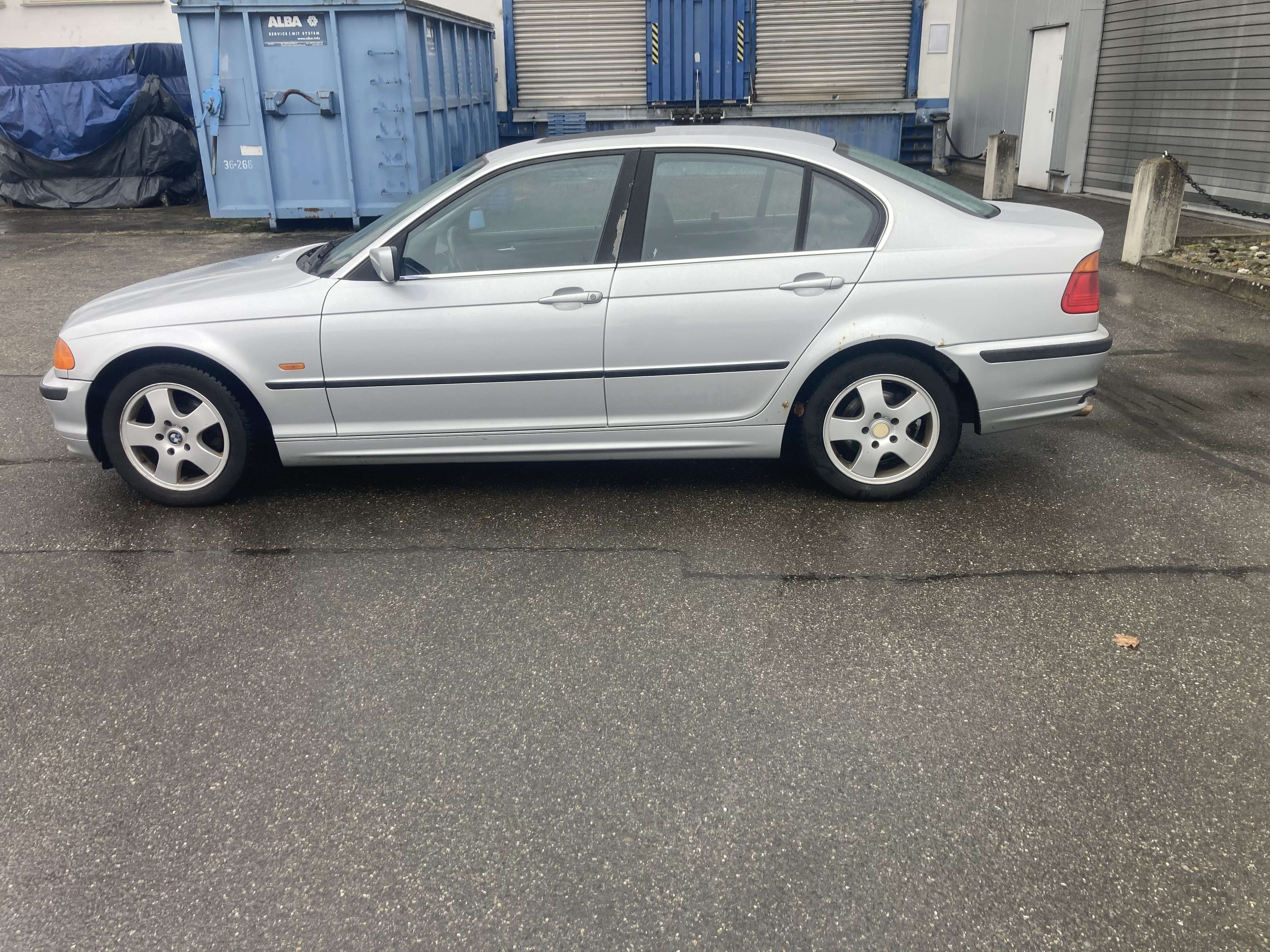 Second hand Bmw 3 Series 320