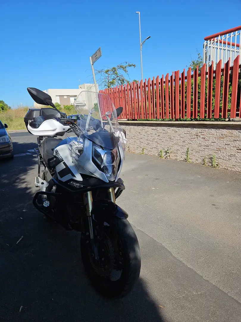 CFMOTO 650 MT Bianco - 1