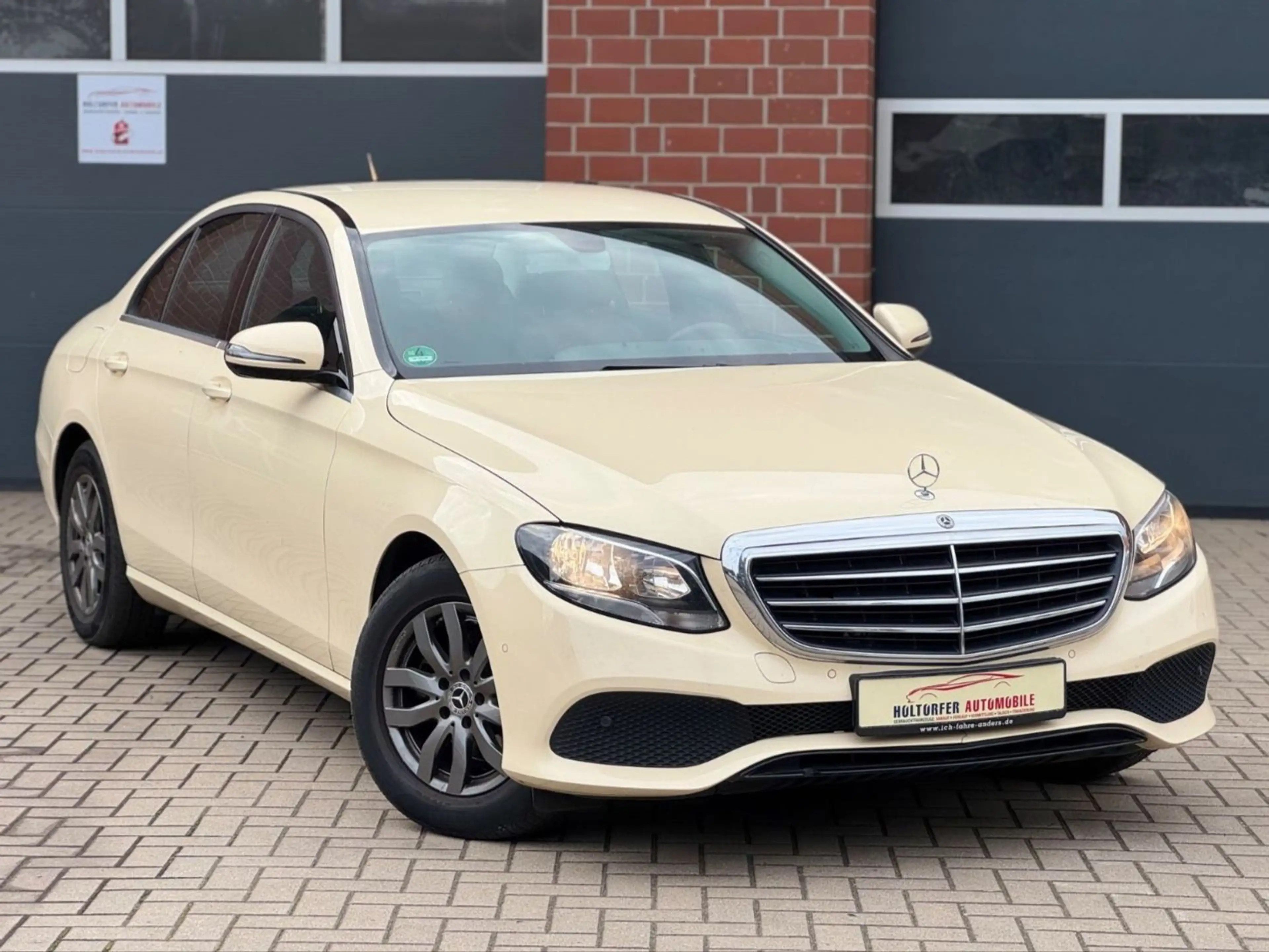 Mercedes-Benz E 200 d TAXI *AUTOMATIK*LEDER*NAVIGATION* — photo 2