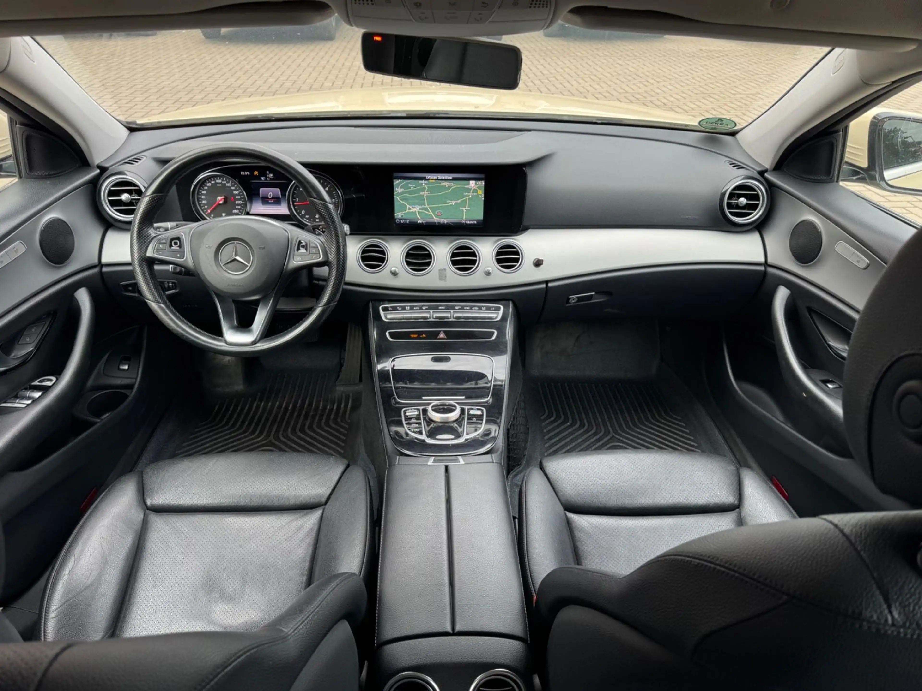 Mercedes-Benz E 200 d TAXI *AUTOMATIK*LEDER*NAVIGATION* — photo 11