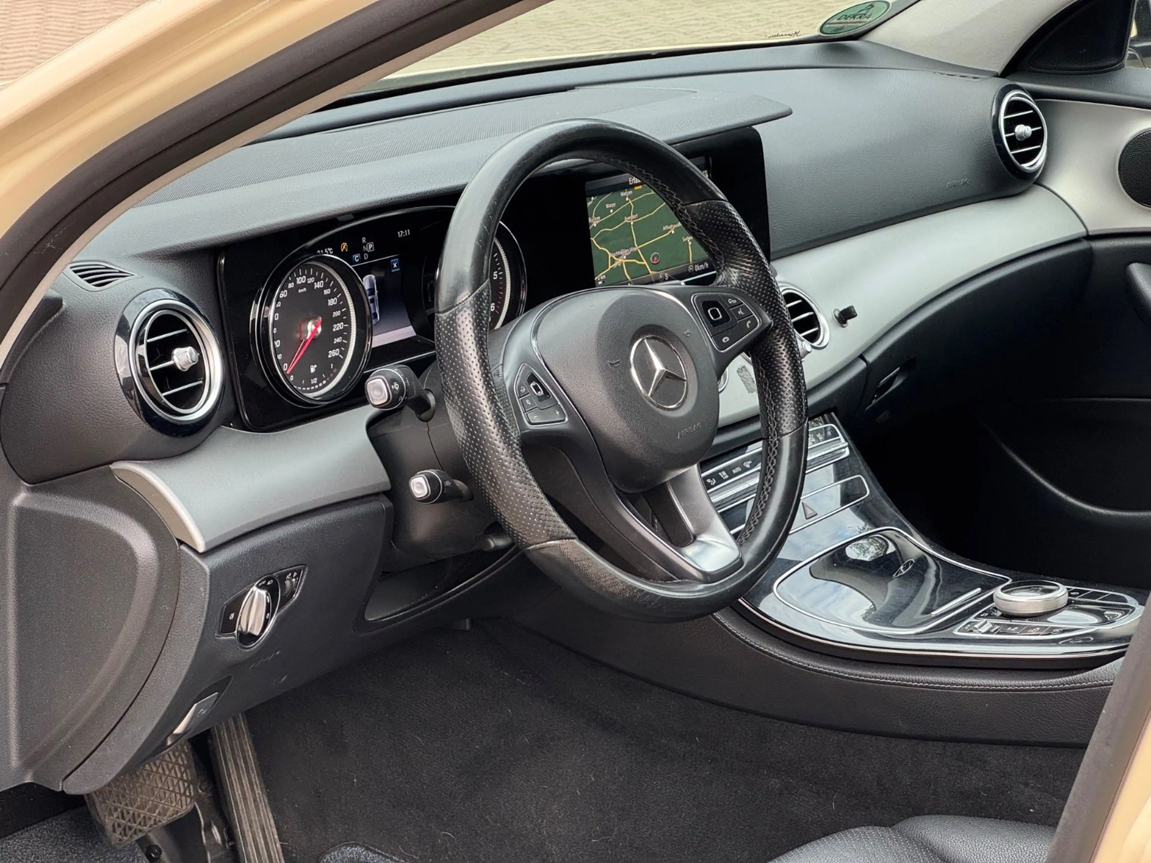 Mercedes-Benz E 200 d TAXI *AUTOMATIK*LEDER*NAVIGATION* — photo 12