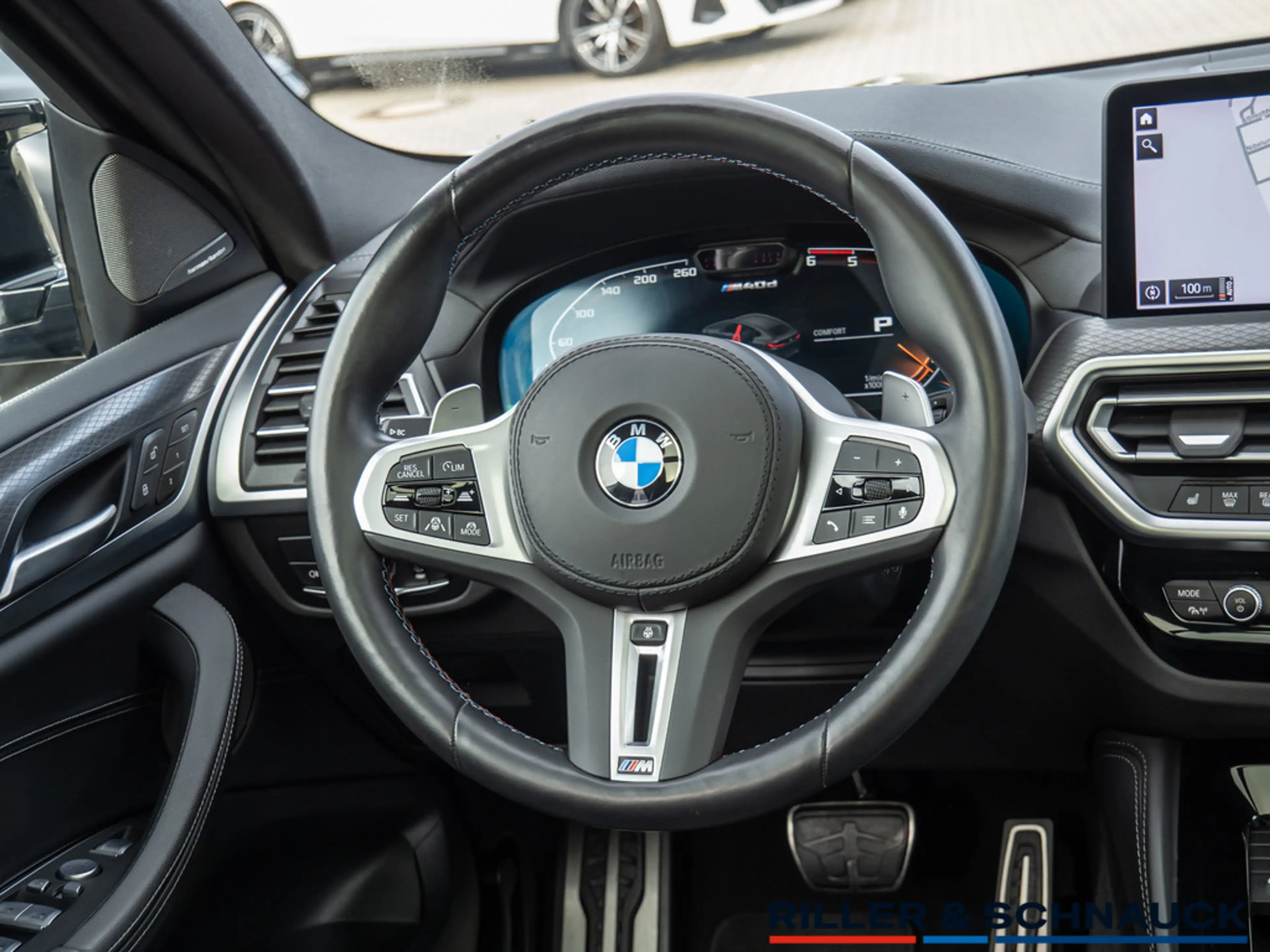 BMW X4 M 40d — photo 11