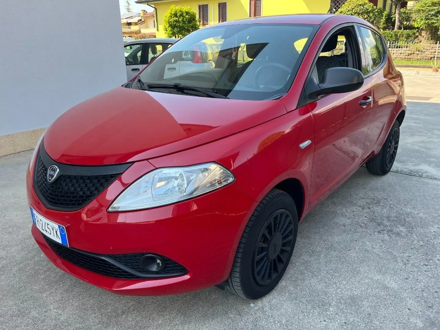 Lancia Ypsilon 0.9 TwinAir 85 CV 5 porte Metano Rouge - 1