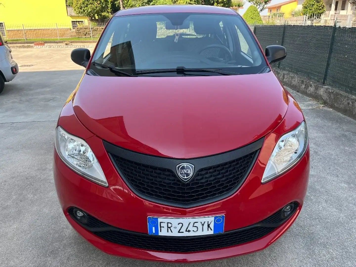 Lancia Ypsilon 0.9 TwinAir 85 CV 5 porte Metano Rouge - 2