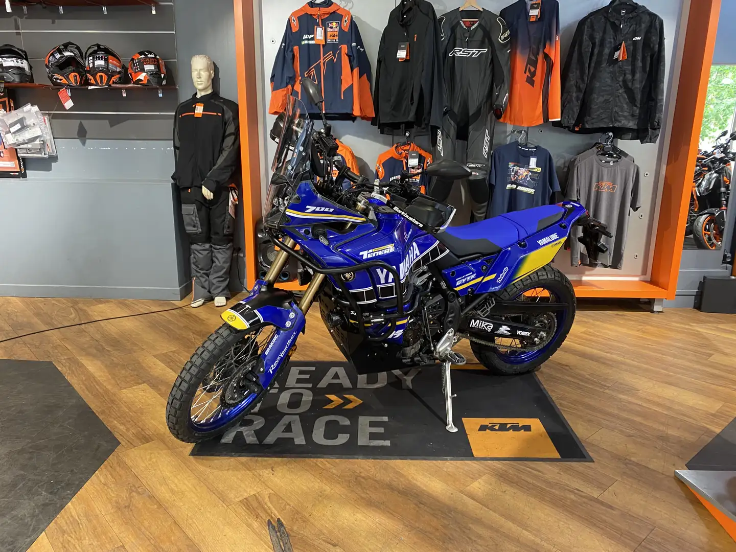 Yamaha Bleu - 2