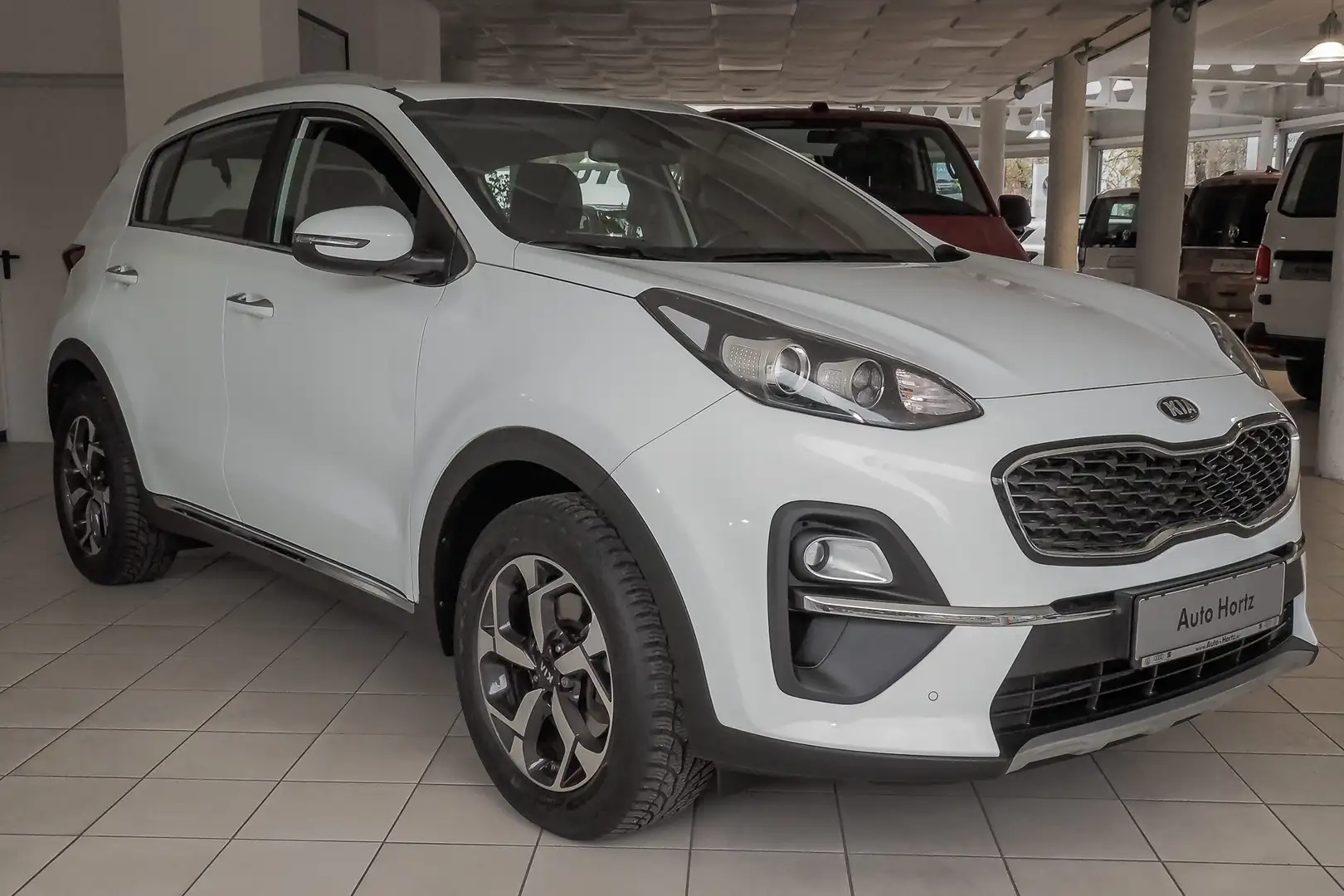 Kia Sportage 1.6 T-GDI Automatik, SHZ, Alu uvm  Navi Weiß - 2