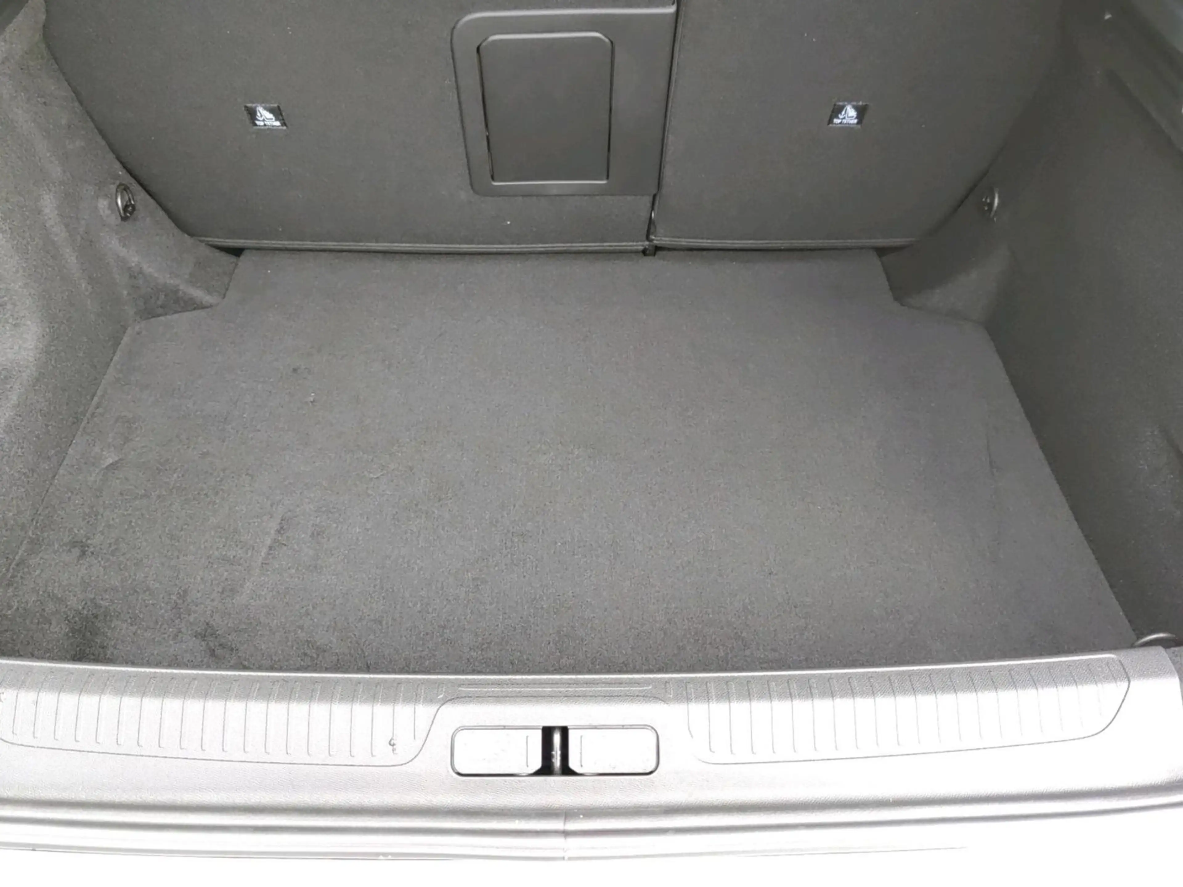 DS Automobiles N°4 ÉTOILE + Nappa BlueHDi 131 PS — photo 5