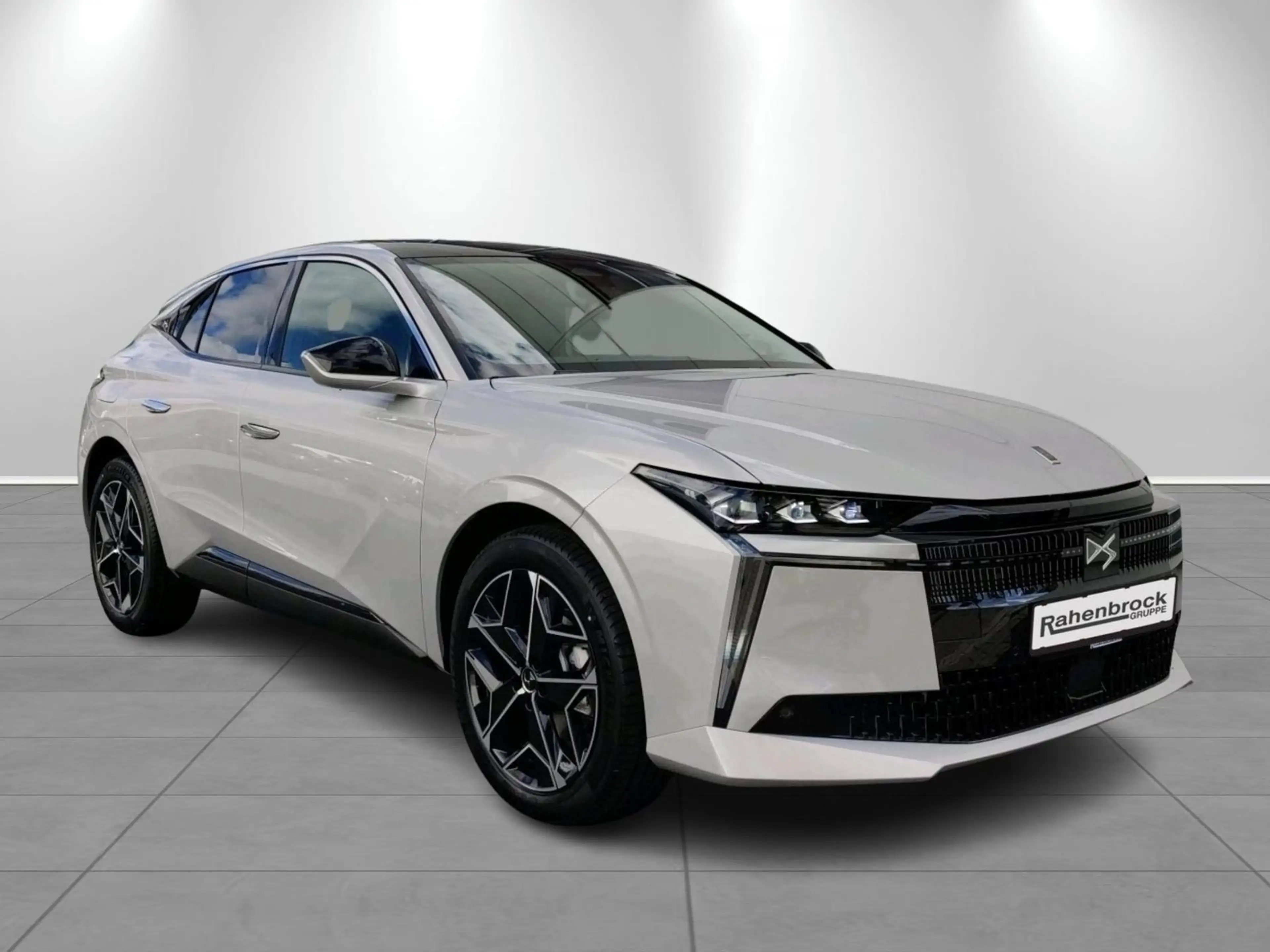 DS Automobiles N°4 ÉTOILE + Nappa BlueHDi 131 PS — photo 2