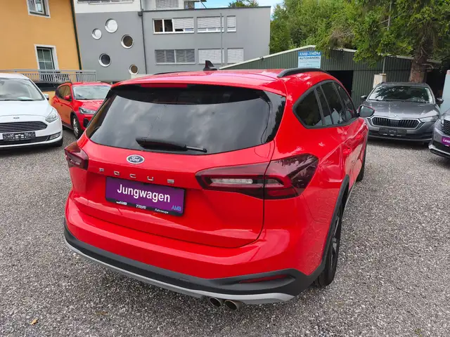 Ford Focus view 6