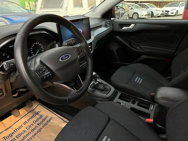 Ford Focus view 9