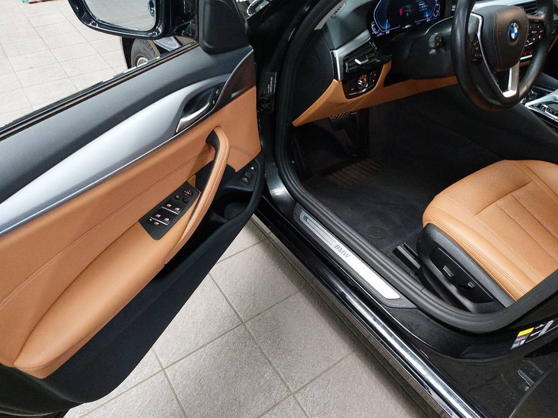 BMW 530 e Touring xDr Leder Navi LED LC prof. — photo 14
