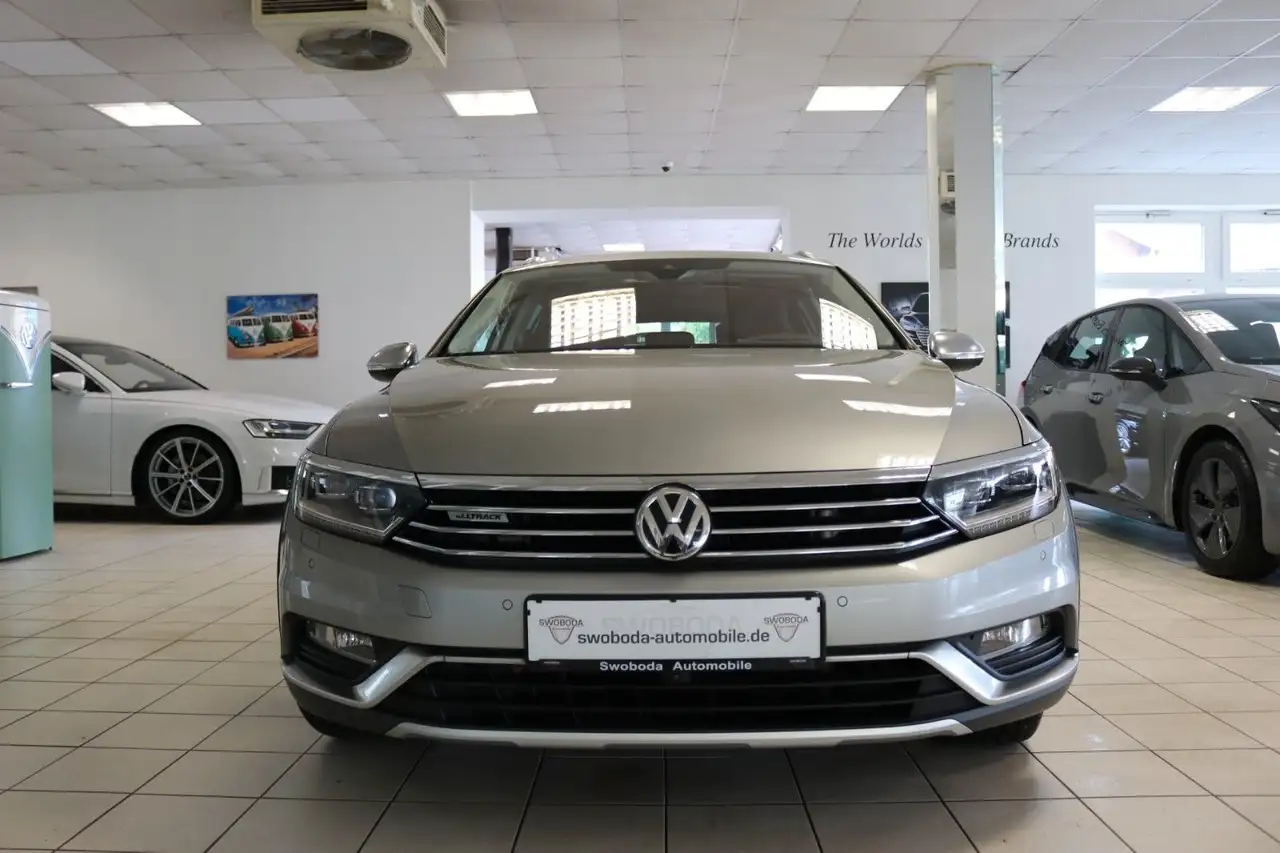 2016 Volkswagen Passat Alltrack DCC AHK HUD Pano Memory ACC, photograph 4