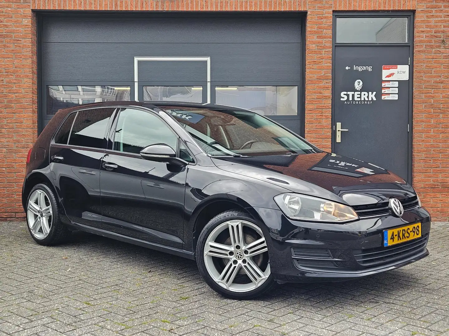 Volkswagen Golf 1.4 TSI Comfortline 18" Navi Trekhaak PDC Negro - 1