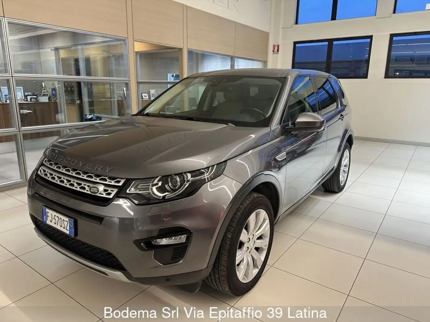 Land Rover Discovery Sport 2.0 TD4 180 CV HSE 7 POSTI Grau - 1