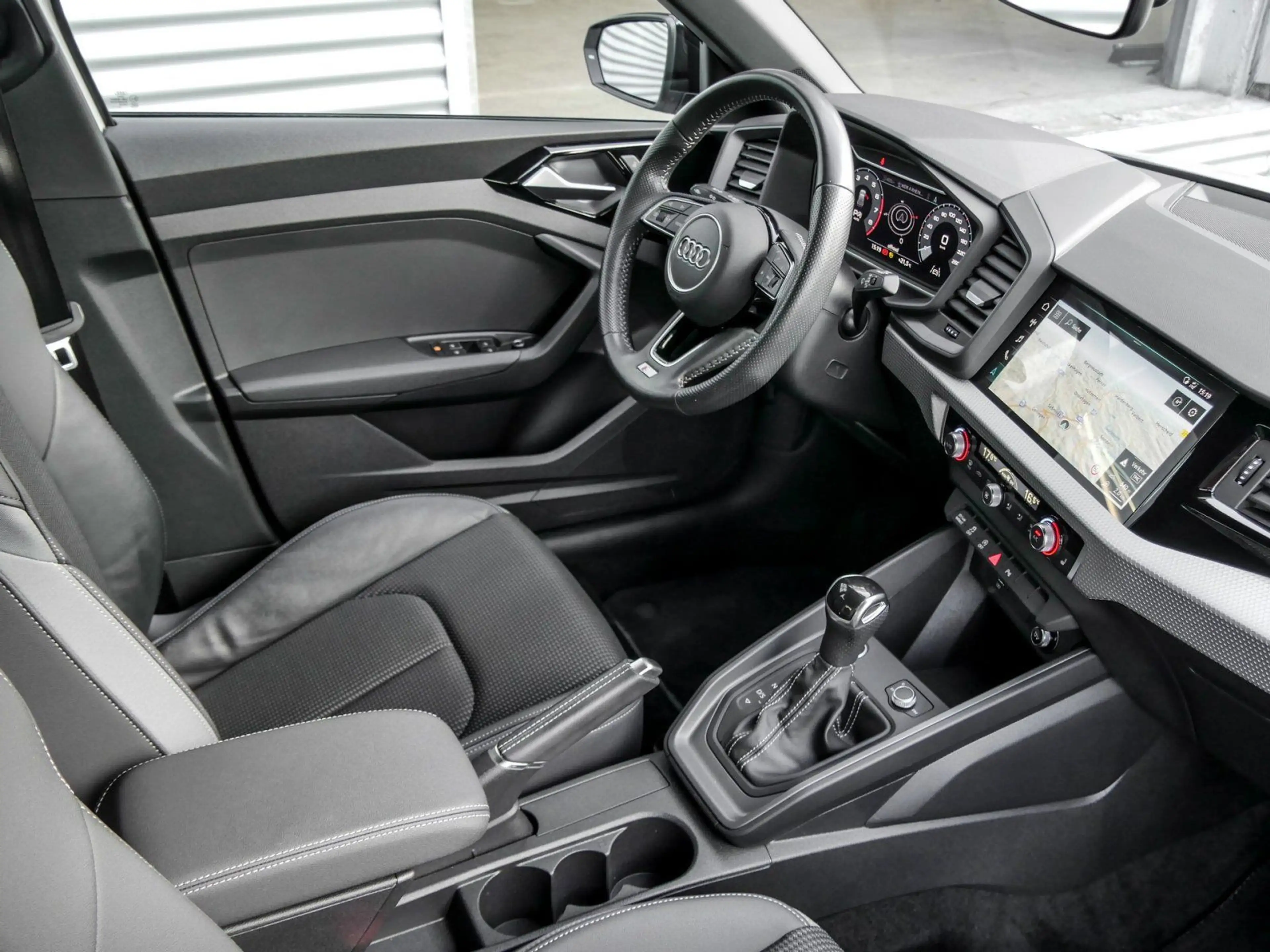 Audi A1 30 TFSI citycarver NAVI OPTIKPAKET SCHWARZ S- — photo 4
