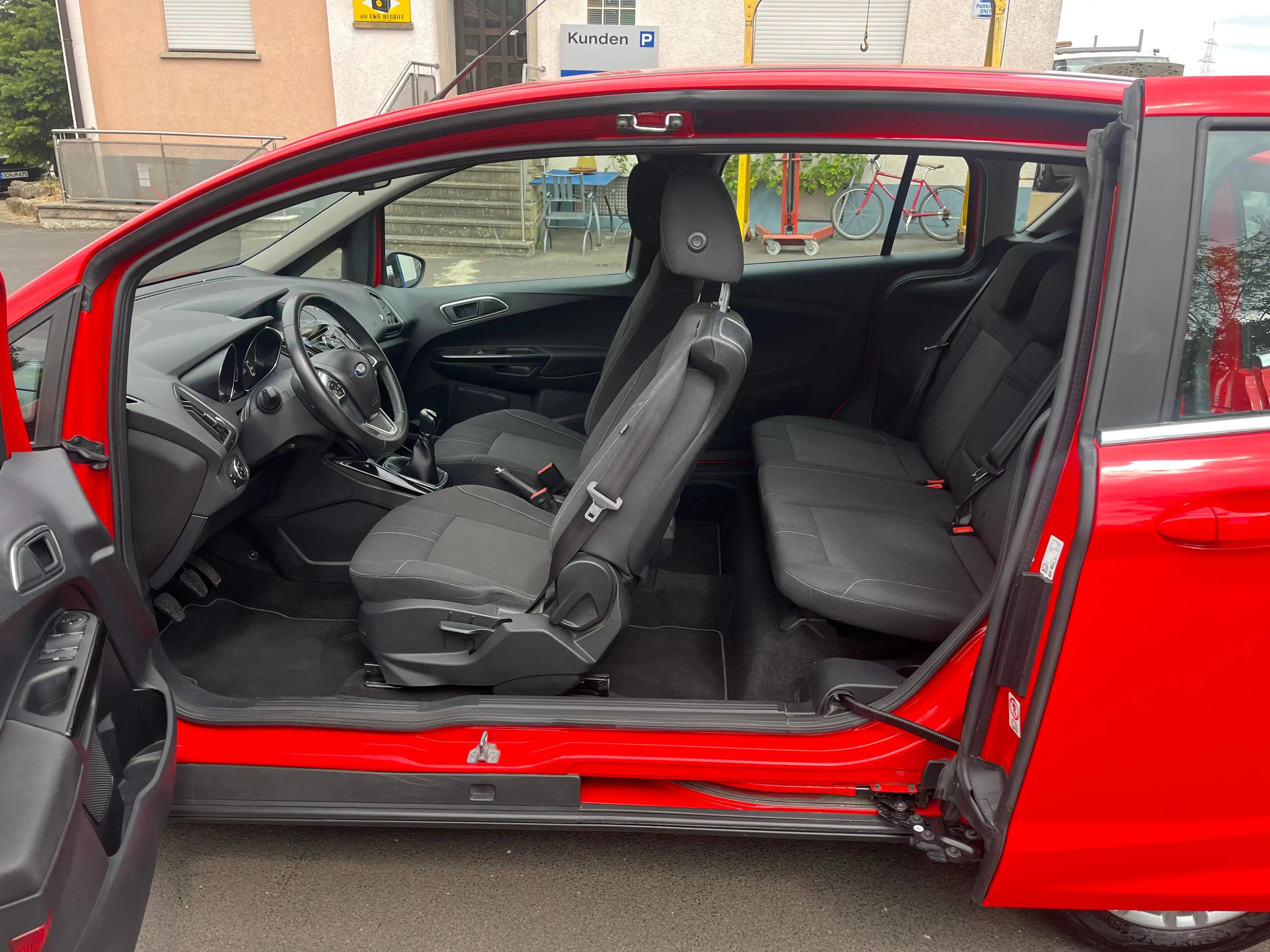 Ford B-Max Titanium — photo 12