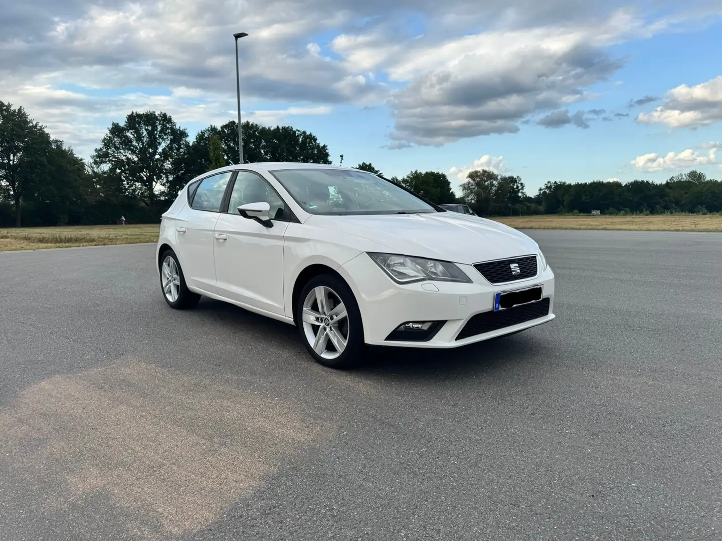 SEAT Leon 1.2 TSI Style / TÜV 12/26 / Candy White Blanc - 1