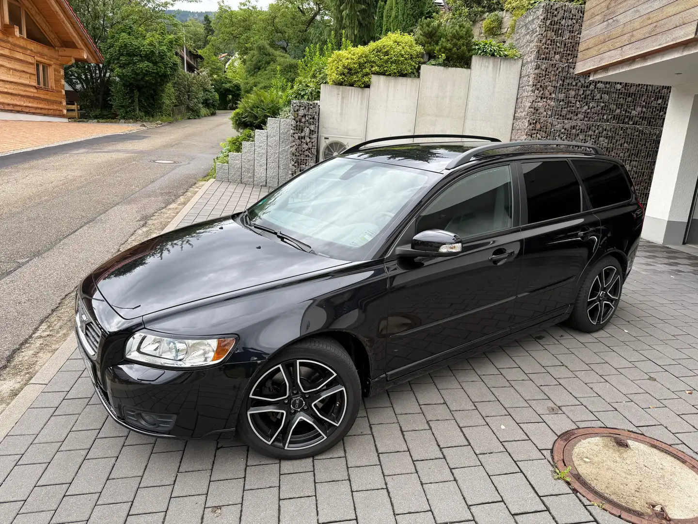 Volvo V50 V50 2.4i Aut. Schwarz - 1