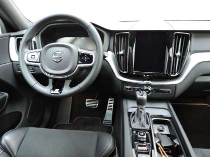 Volvo XC60 D4 AWD R-DESIGN / Business-Paket