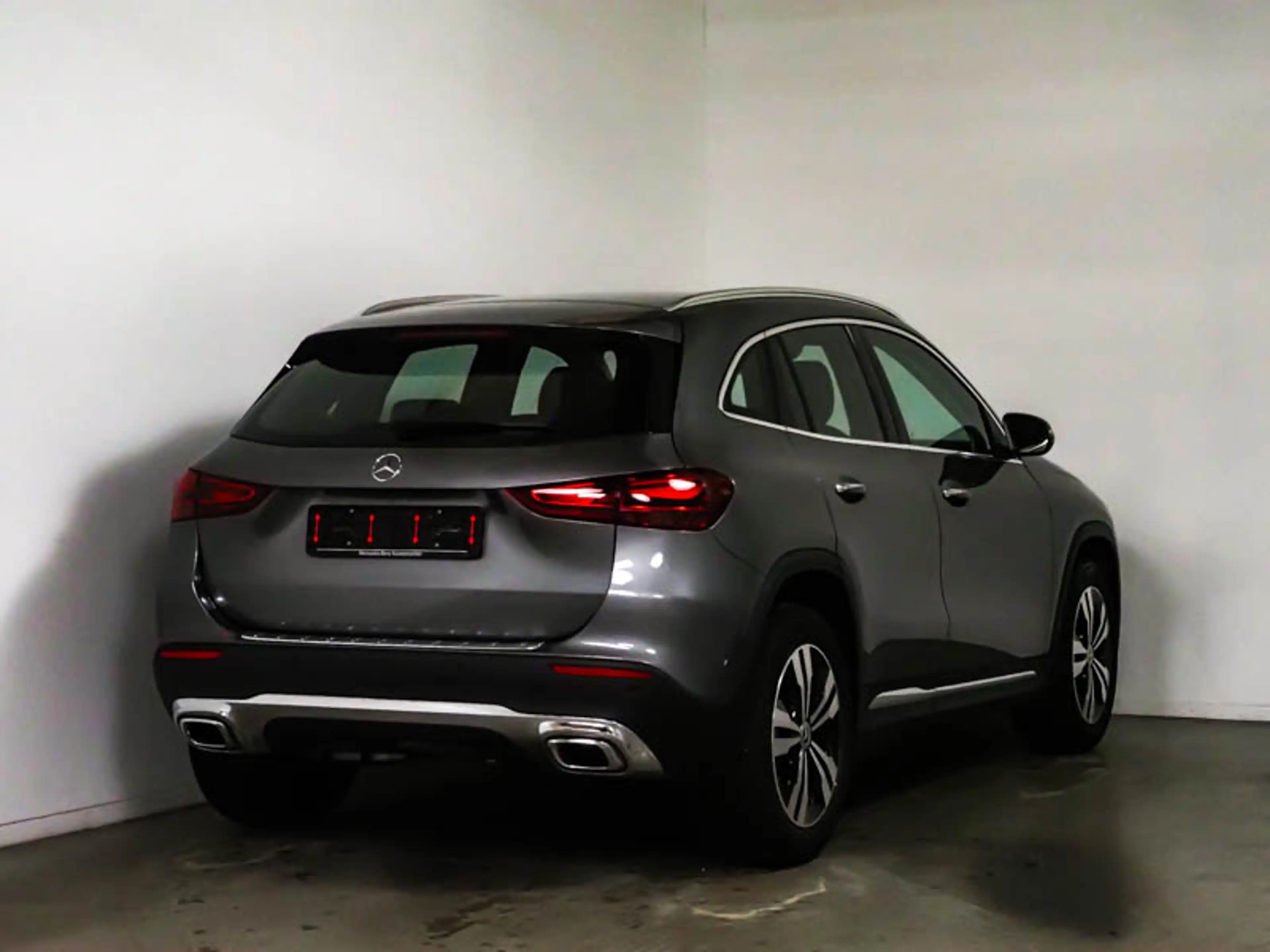 Mercedes-Benz GLA 180 , PROGRESSIVE AHK KAMERA SPUR PDC SHZ — photo 5