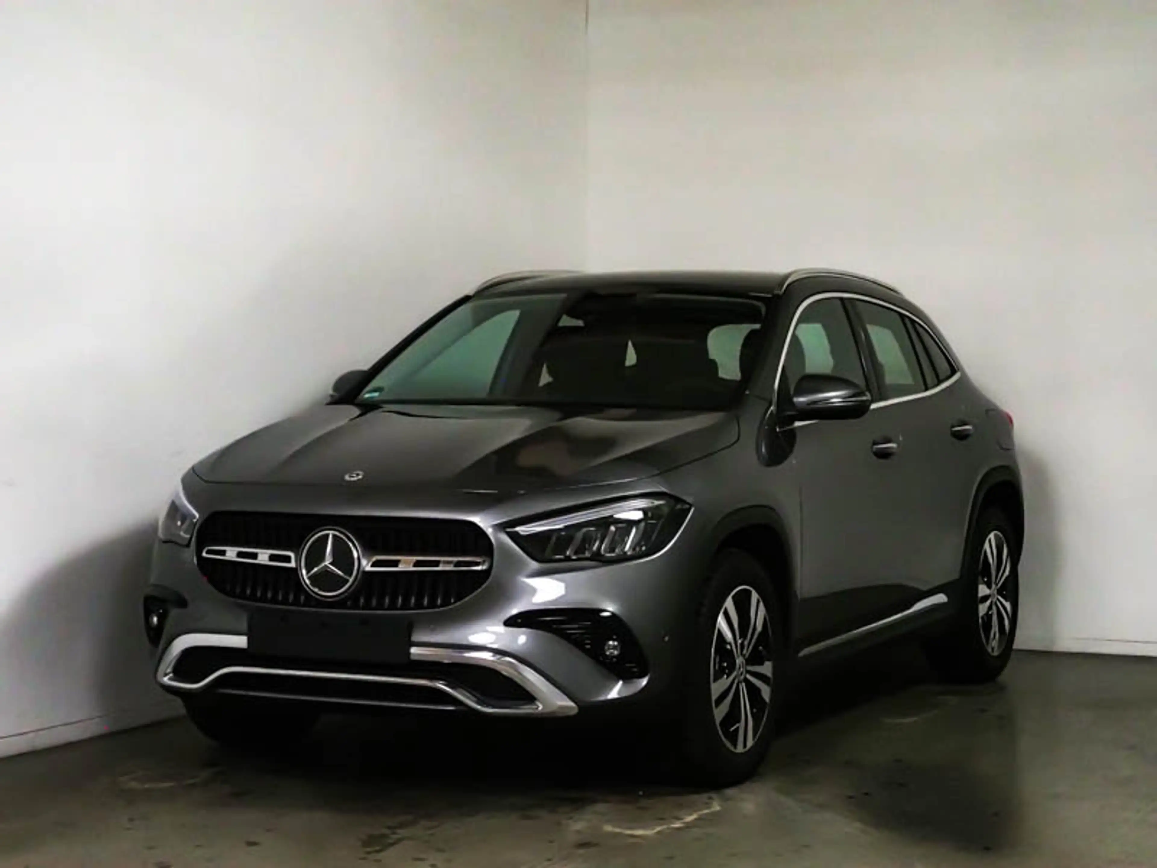 Mercedes-Benz GLA 180 , PROGRESSIVE AHK KAMERA SPUR PDC SHZ — photo 2