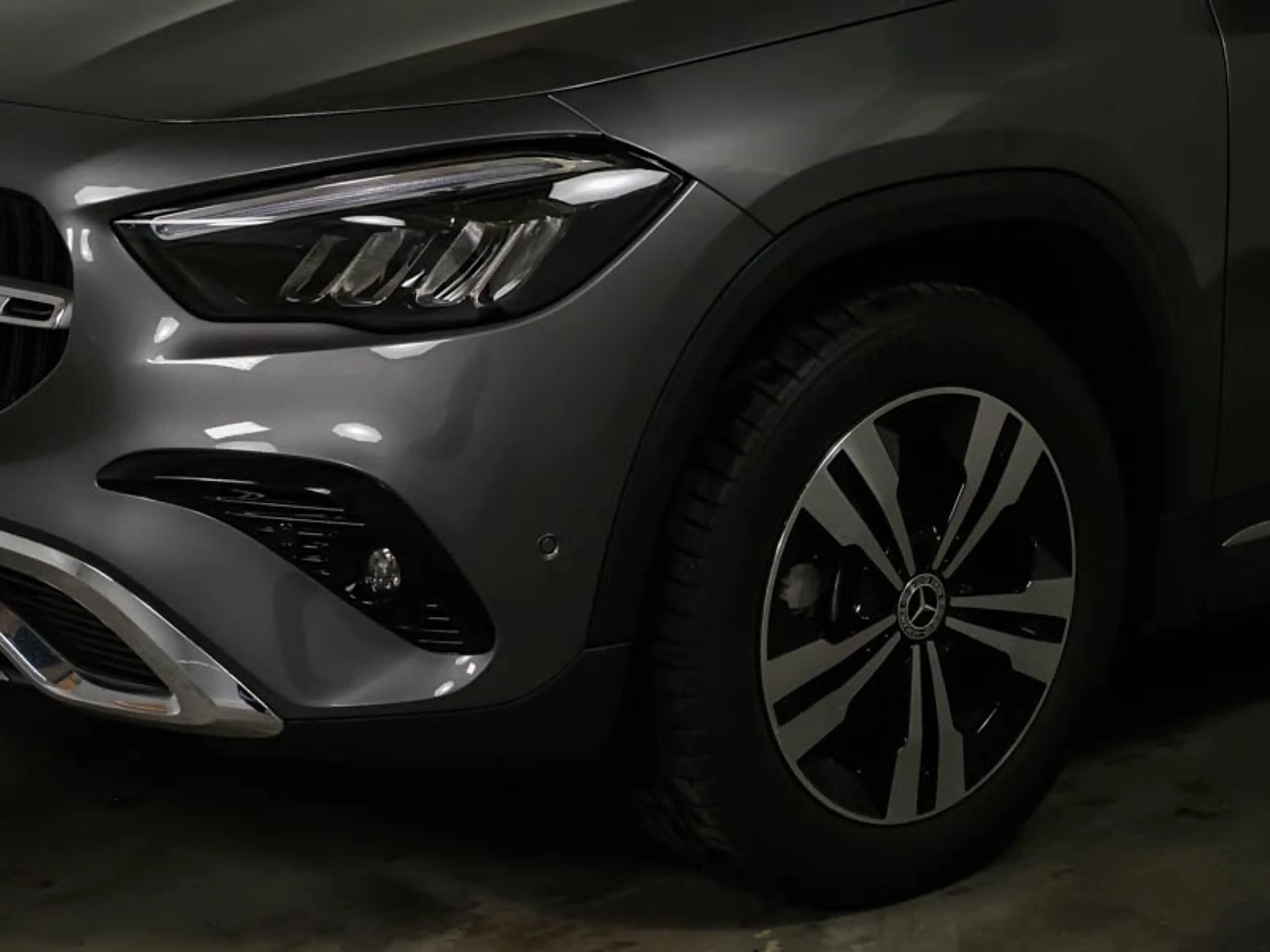 Mercedes-Benz GLA 180 , PROGRESSIVE AHK KAMERA SPUR PDC SHZ — photo 6