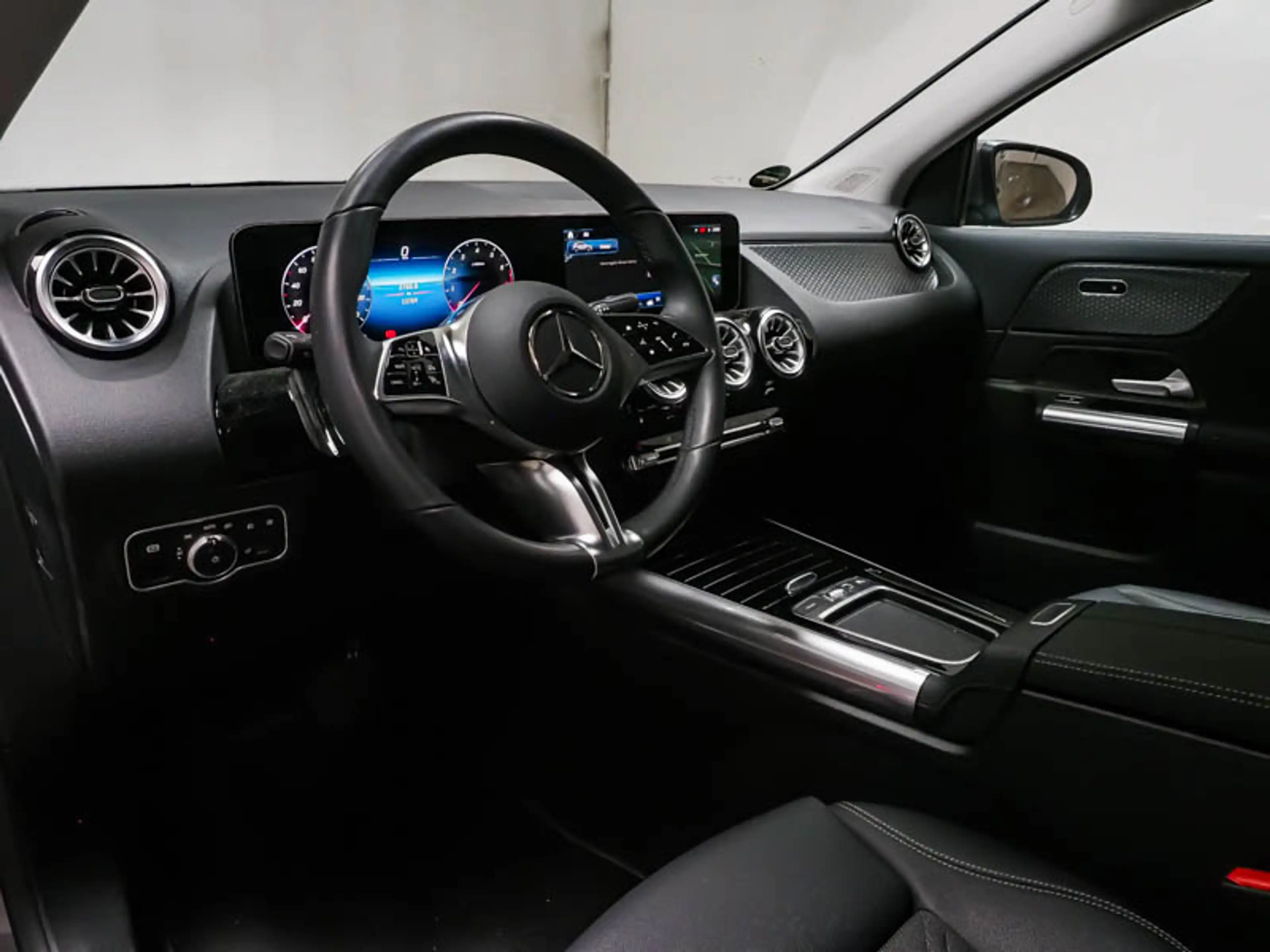 Mercedes-Benz GLA 180 , PROGRESSIVE AHK KAMERA SPUR PDC SHZ — photo 8