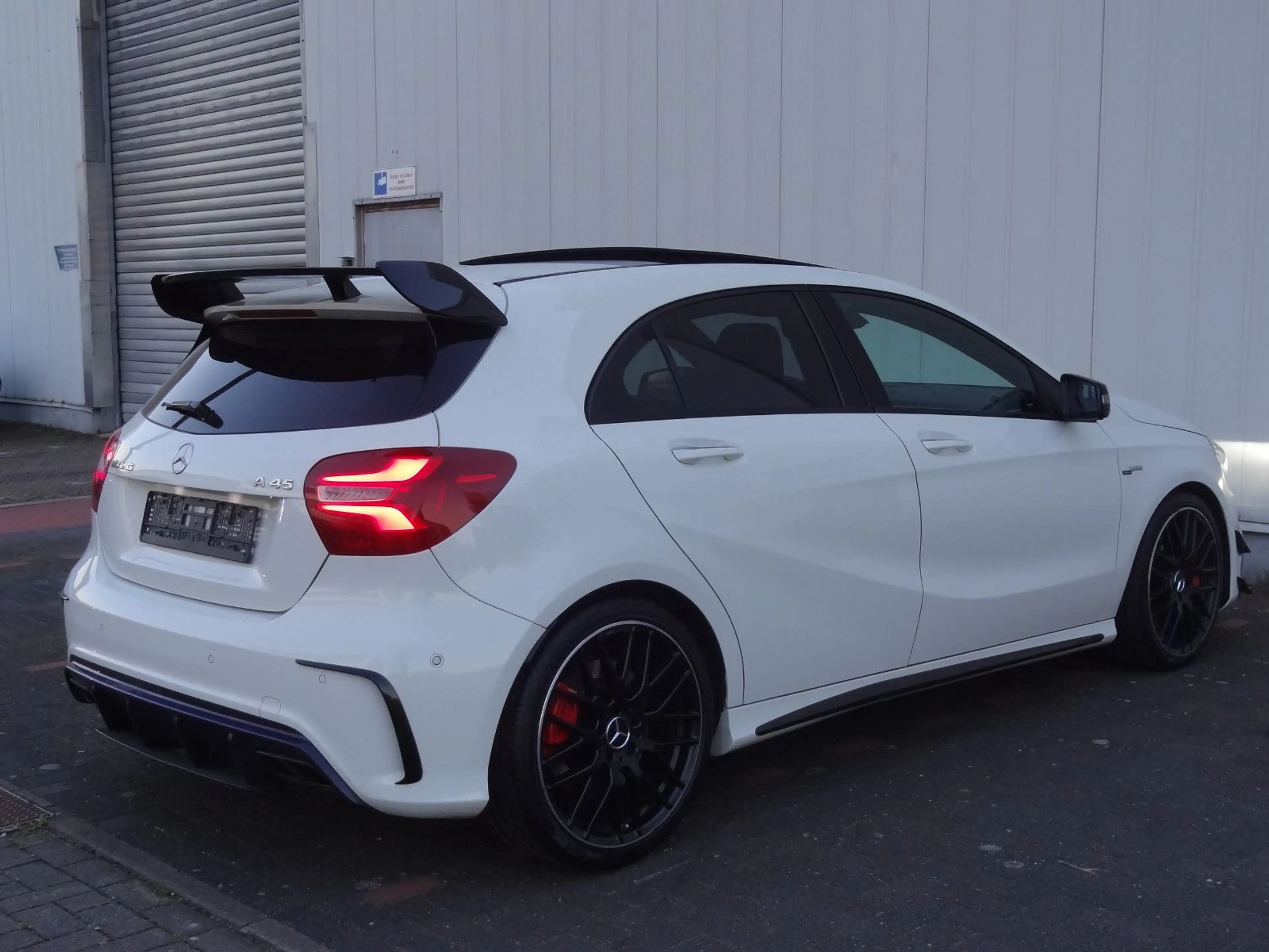 Mercedes-Benz A 45 AMG 4Matic — photo 4