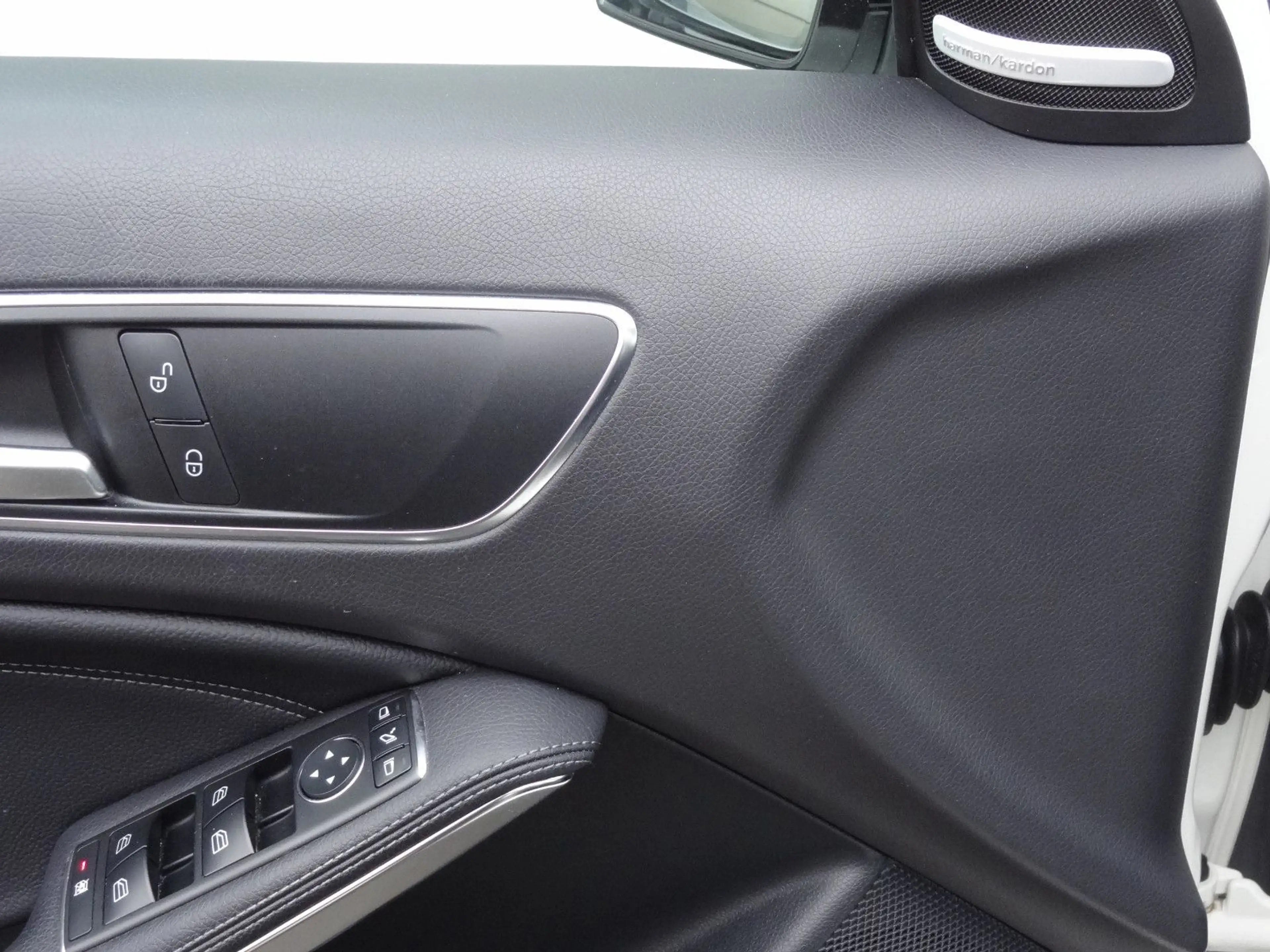 Mercedes-Benz A 45 AMG 4Matic — photo 7