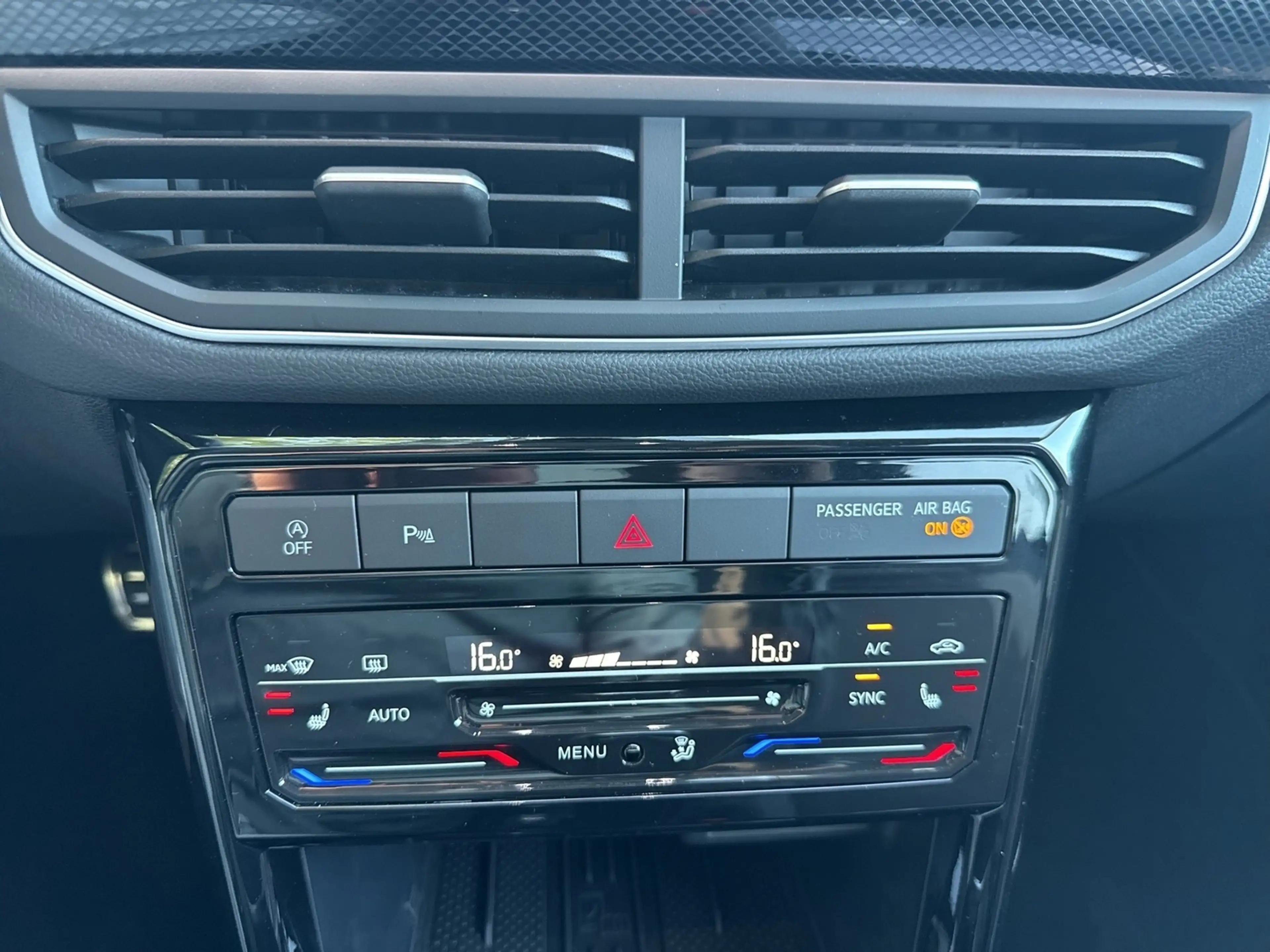 Volkswagen T-Cross 1.5 GOAL CAM ACC CARPLAY ALU SITZHEIZUNG — photo 13