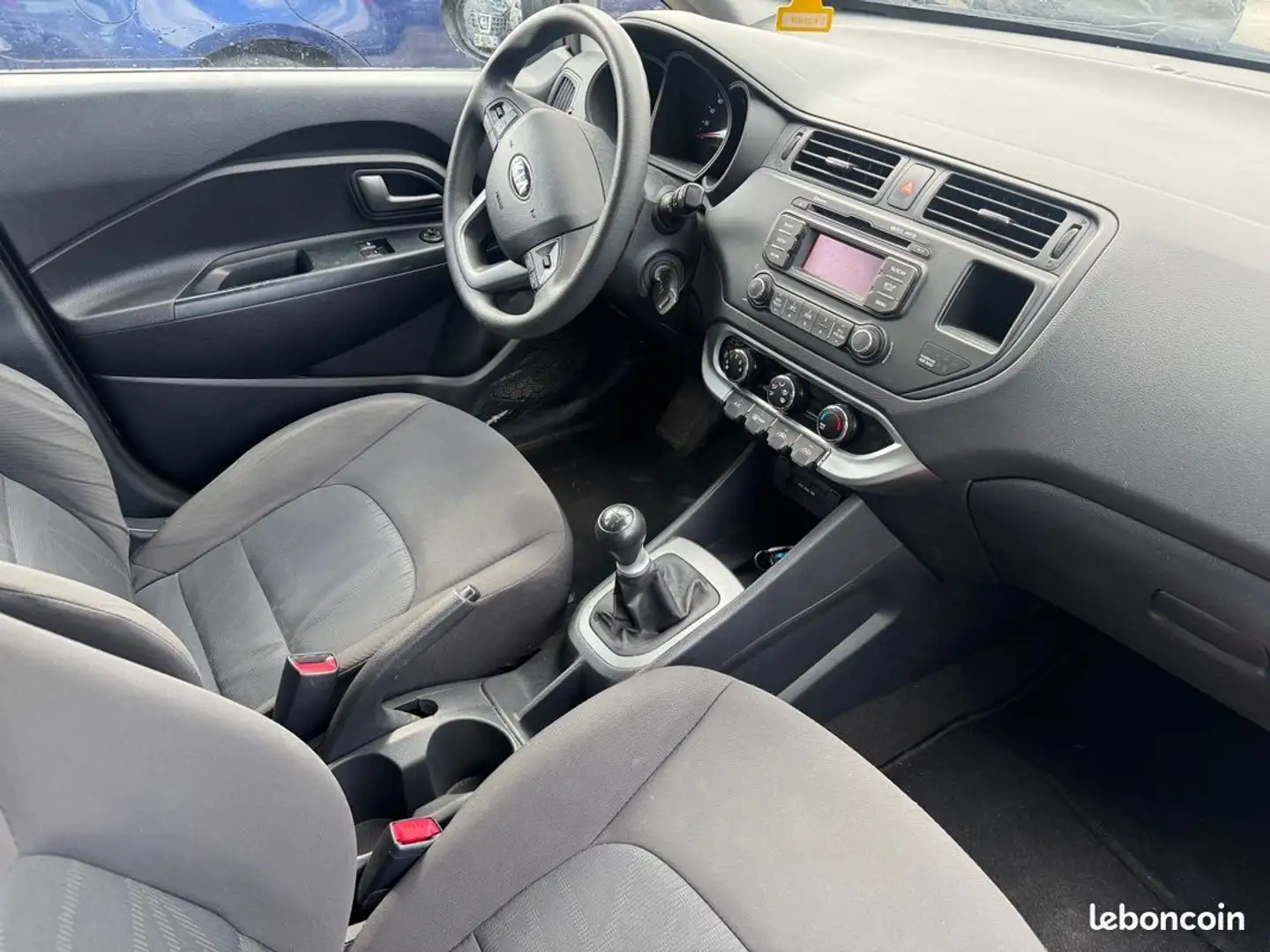 Kia Rio 1.2 85ch Style 5p Gris - 2