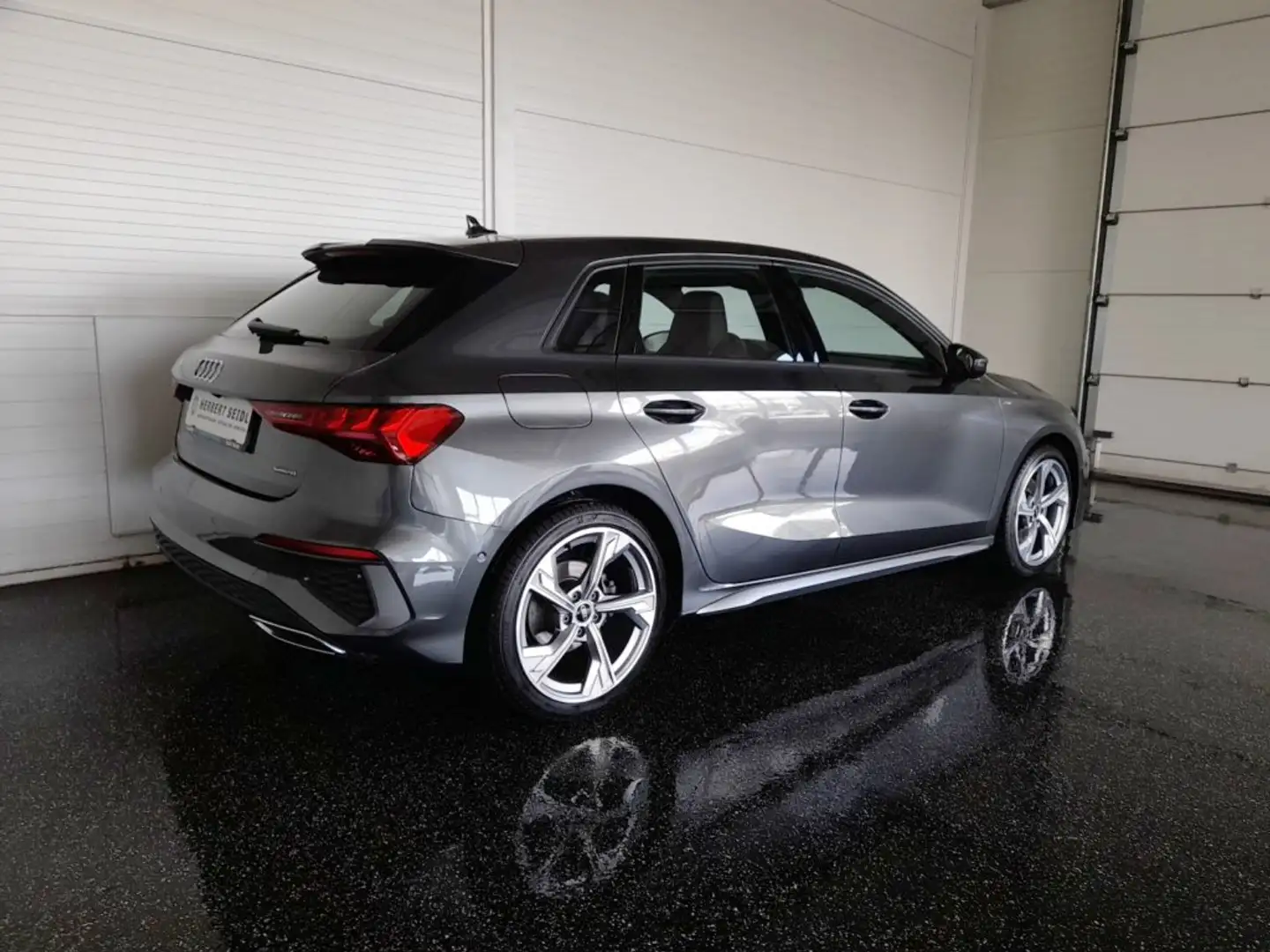 Audi A3 S-LINE 40 TDI quattro S-tr. *MATRIX LED / 18 ZOLL / NAVI / KAMERA / VIRTUELL PLUS / PARKASS. / B&O 3D SOUND* Grau - 2