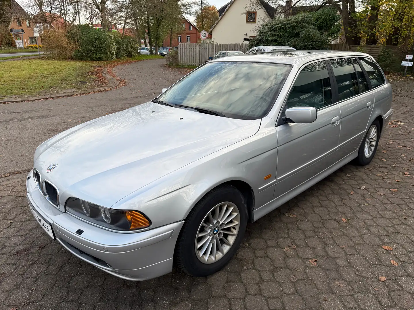 BMW 520 i Touring E39 *nur 156 TKM*HU neu*Scheckheft*eSD* Argento - 2