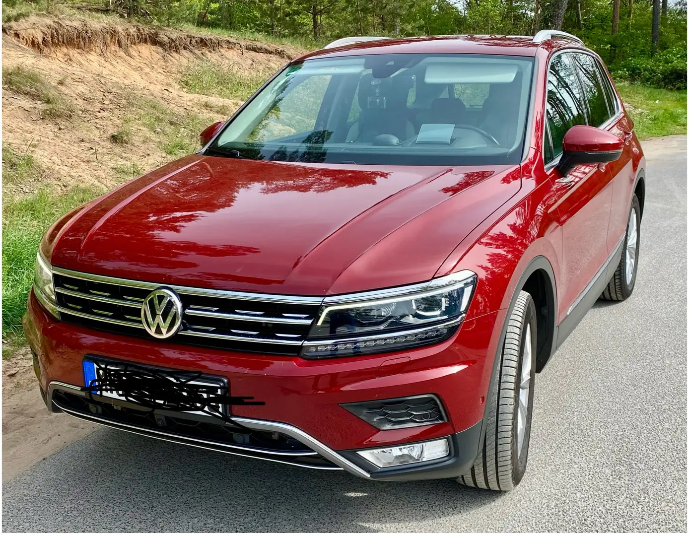 Volkswagen Tiguan Tiguan 2.0 TDI SCR 4Motion (BlueMotion Techn.) DSG Rot - 1