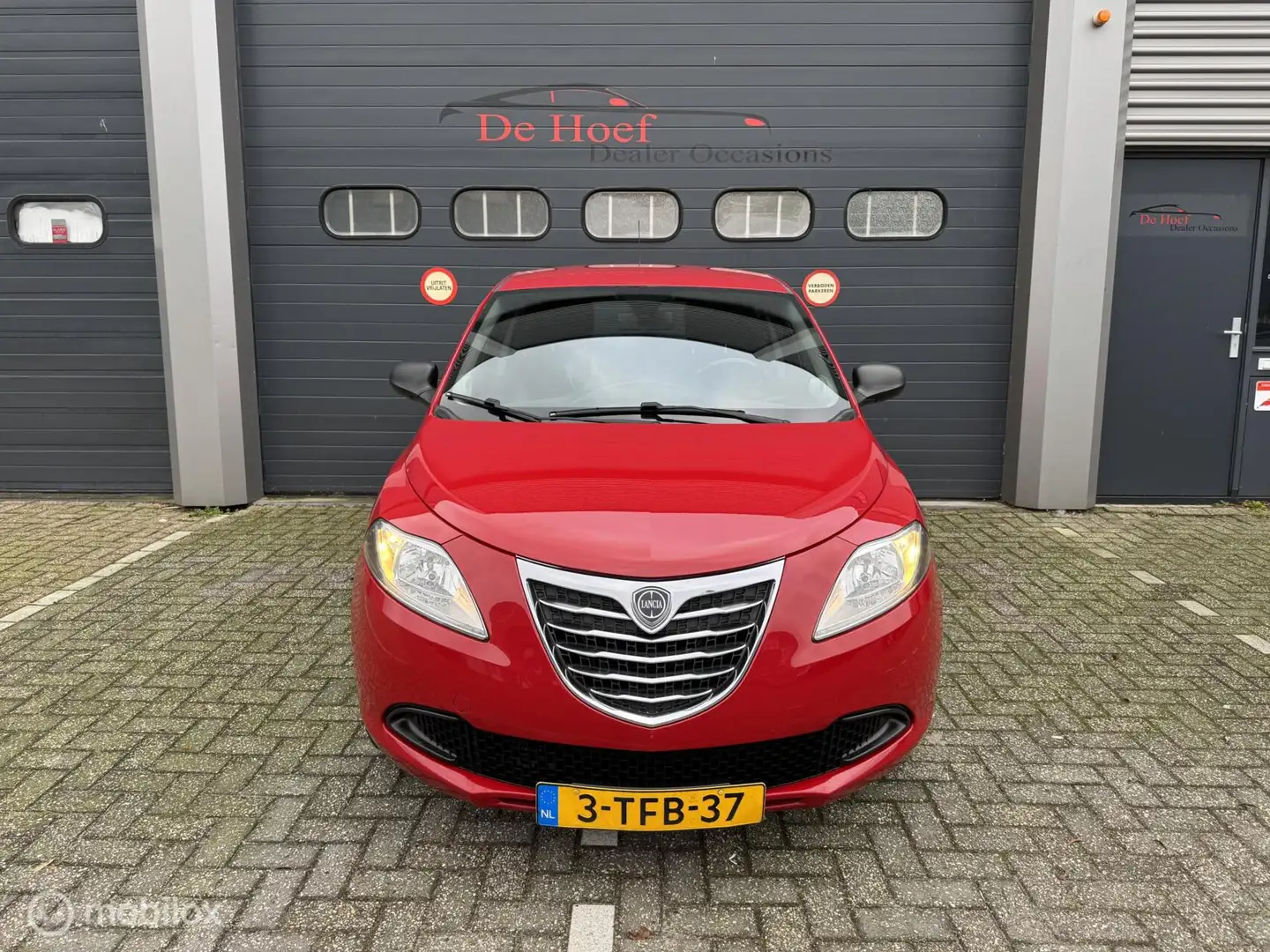 Lancia Ypsilon 0.9 TwinAir S MomoDesign ✓Airco ✓City ✓Nw APK Rood - 2